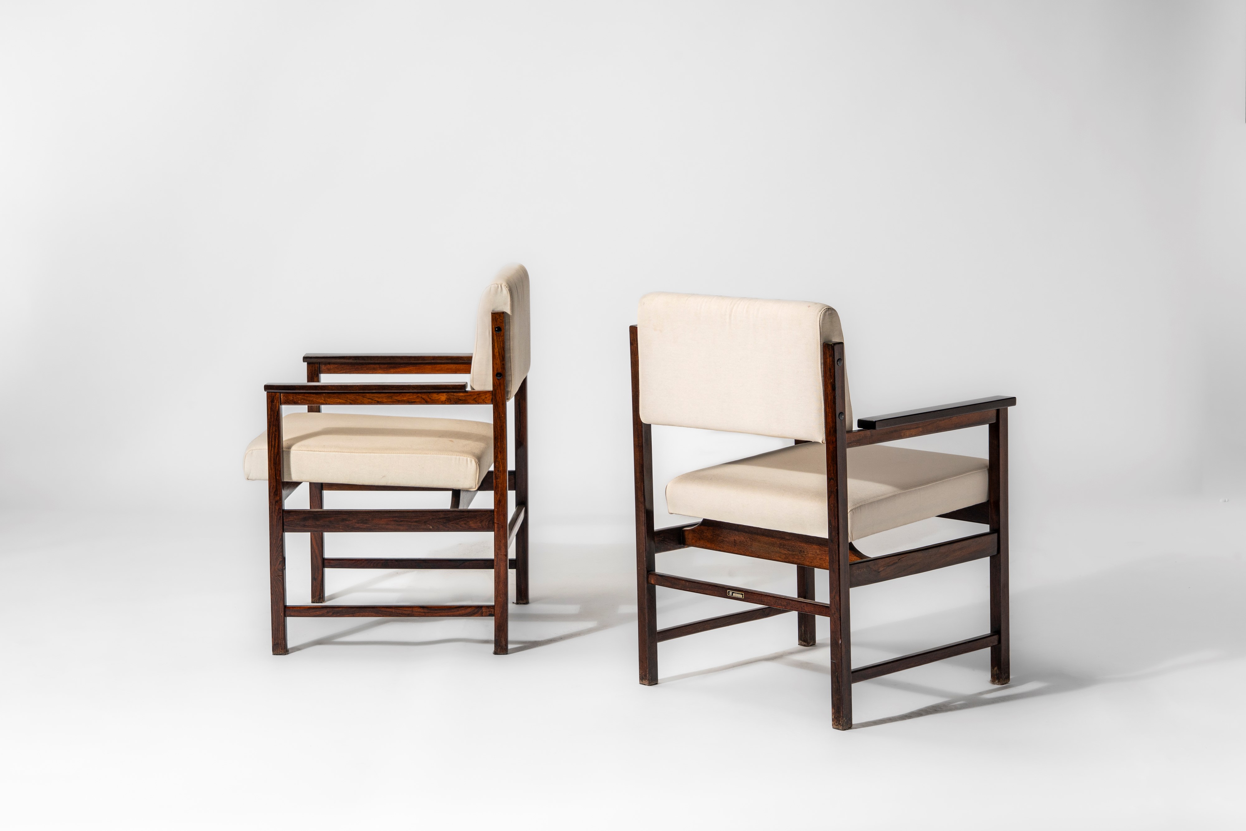 Coppia di poltrone modello 'University'