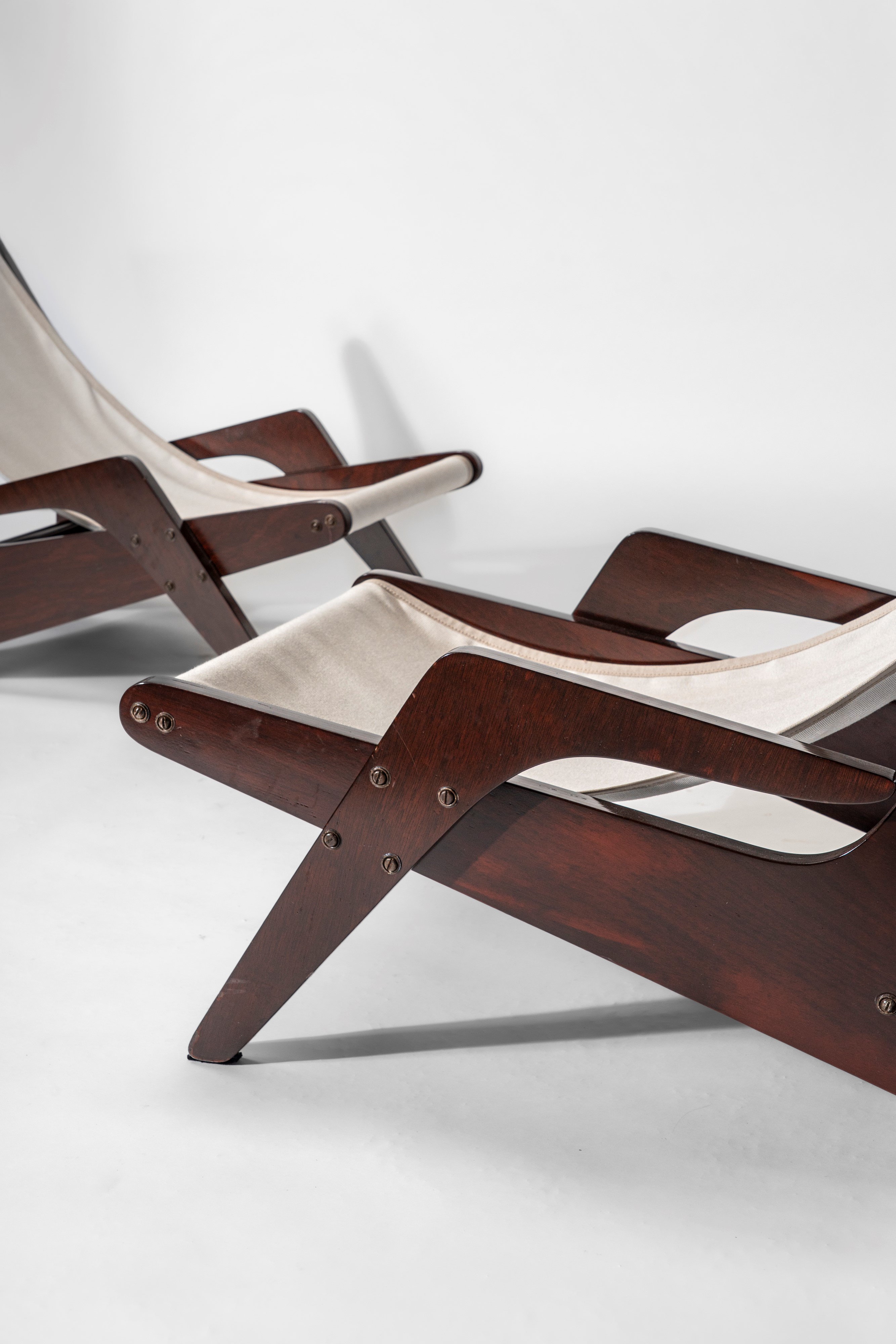 Rara coppia di lounge chairs modello 'Boomerang'