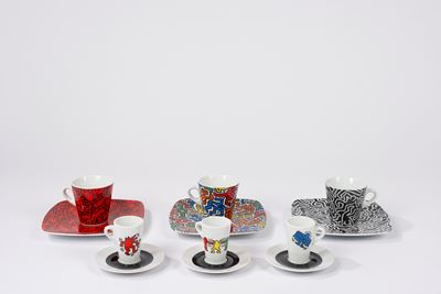 Servizio da caffè e da dessert in porcellana policroma