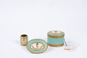 Set in porcellana verde acqua bianca e oro, manifattura Agostinelli Bassano