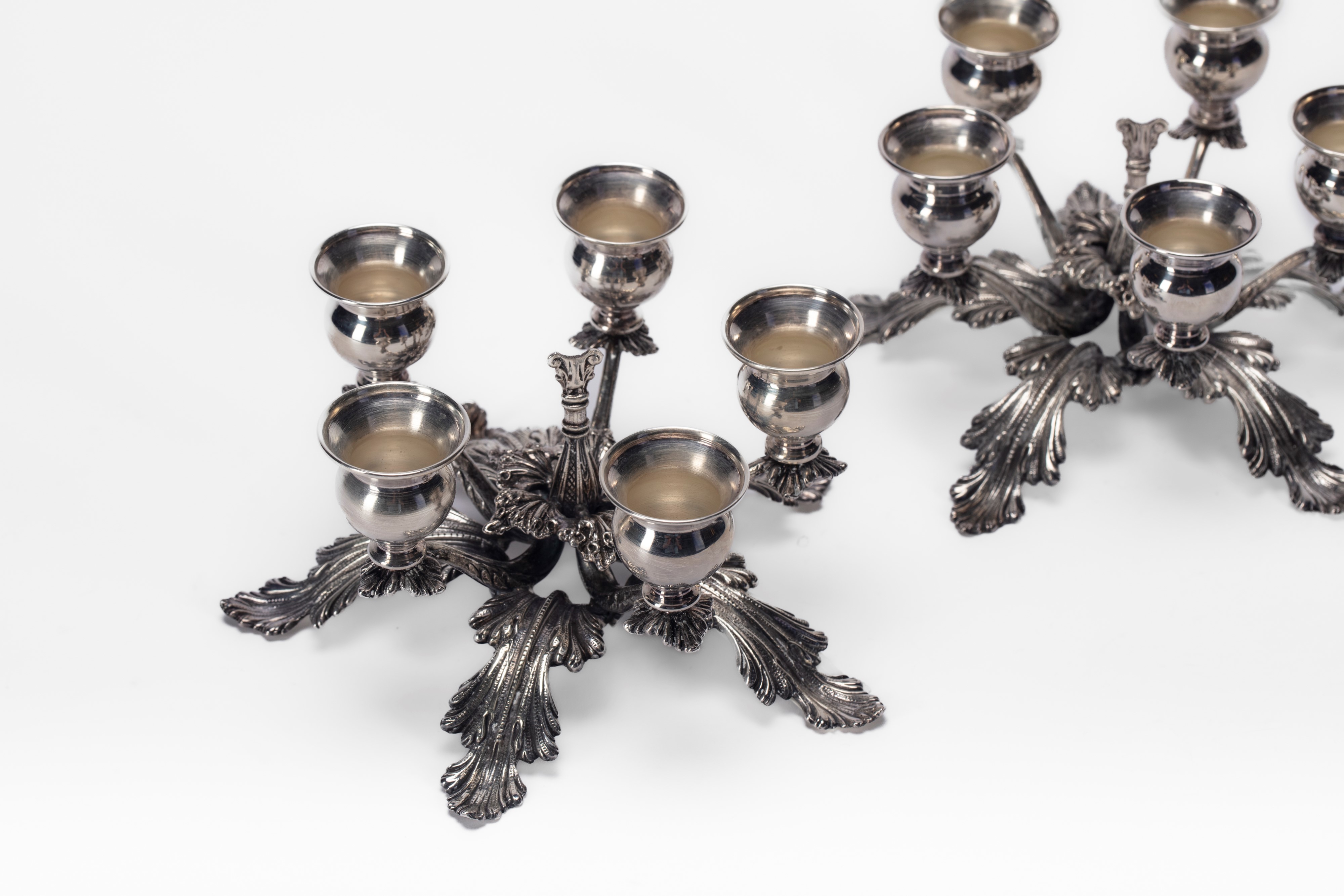 Coppia di candelabri in argento 925, Italia, seconda metà XX secolo