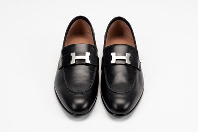 Mocassino Paris, in pelle nera con fibbia in metallo, misura 40