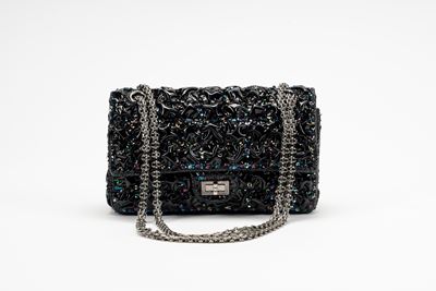 Borsa Reissue, vernice goffrata nera con ricamo di paillettes multicolor