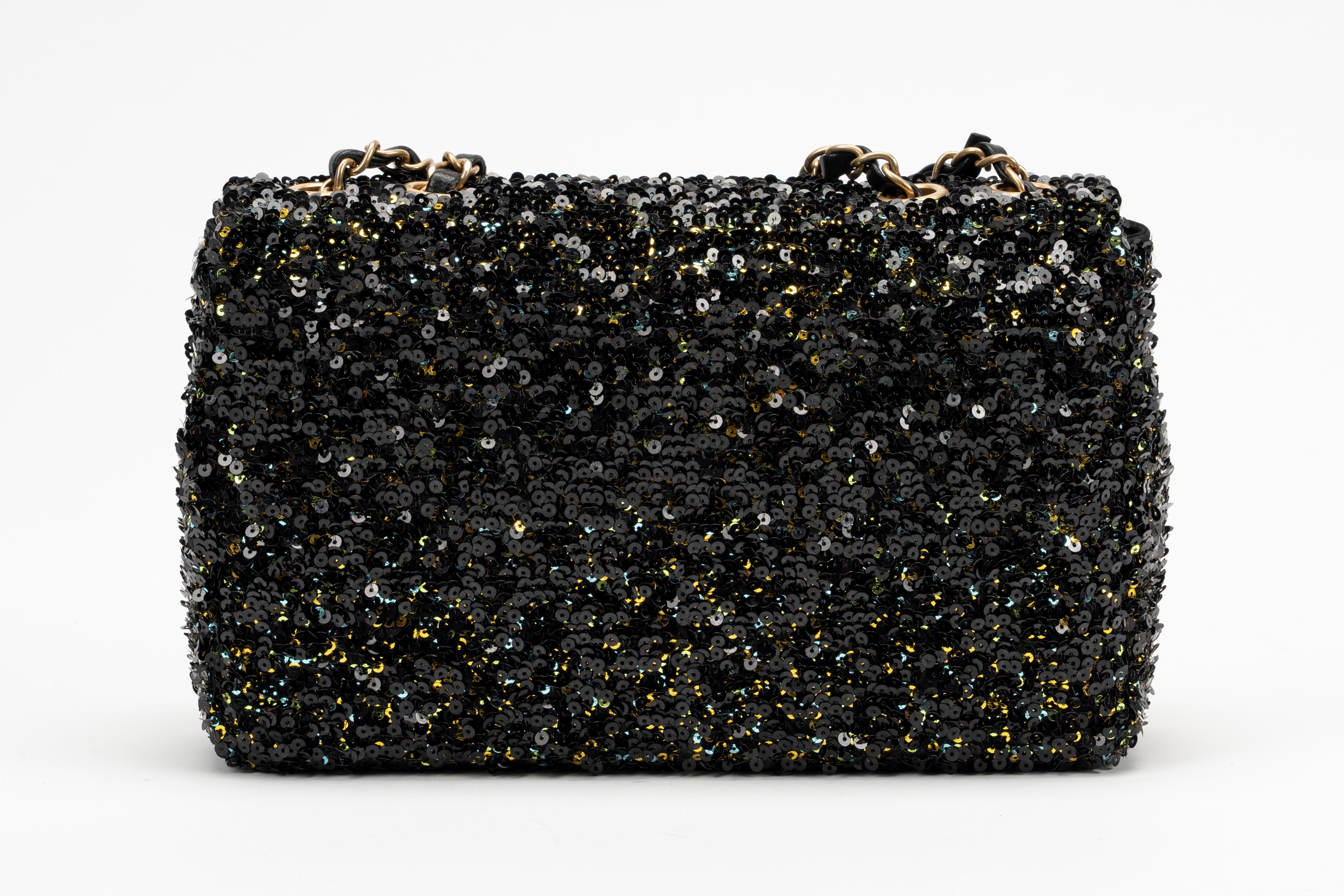 Chanel - Borsa, tessuto ricamato in paillettes verdi e dorate, 2018