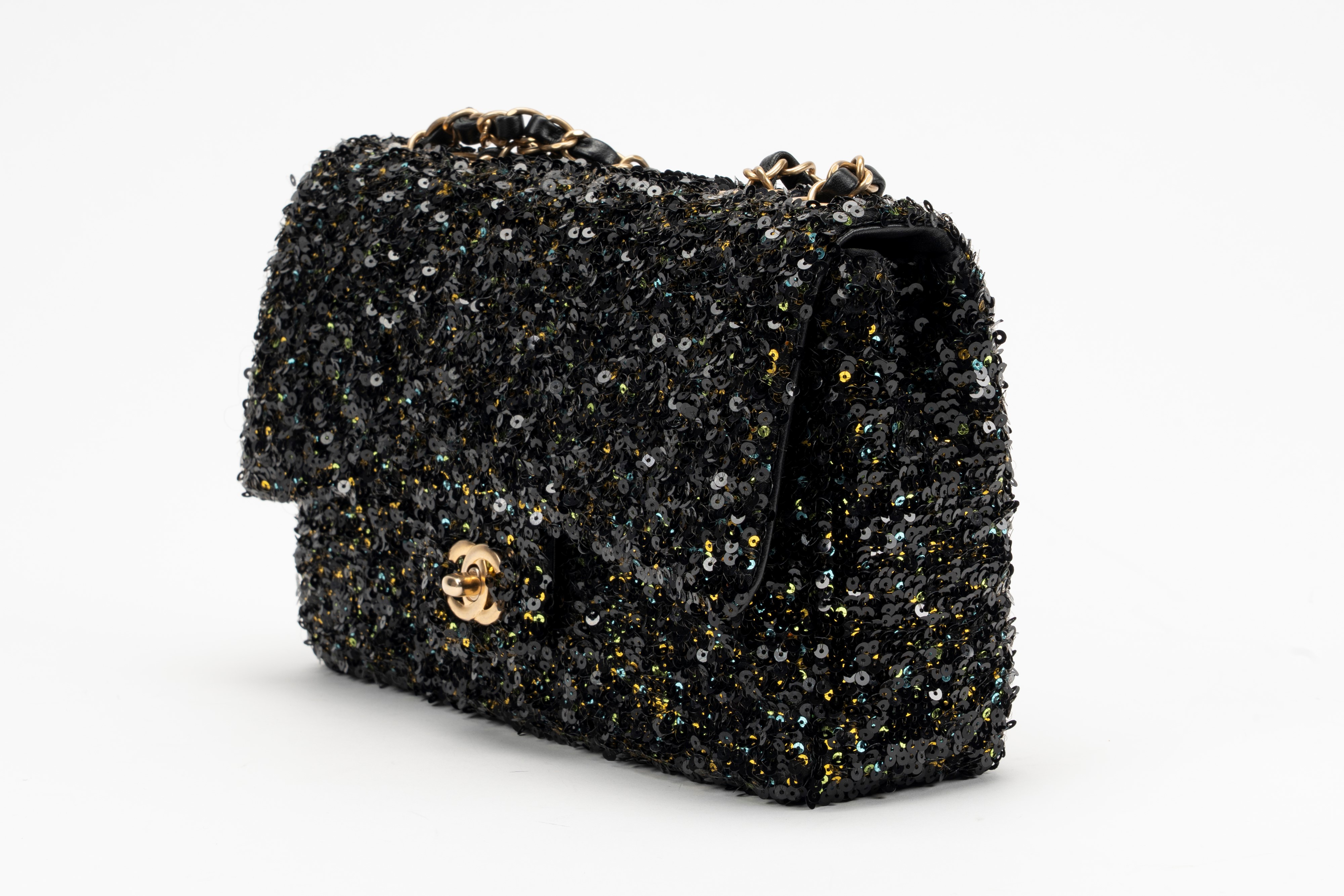 Chanel - Borsa, tessuto ricamato in paillettes verdi e dorate, 2018