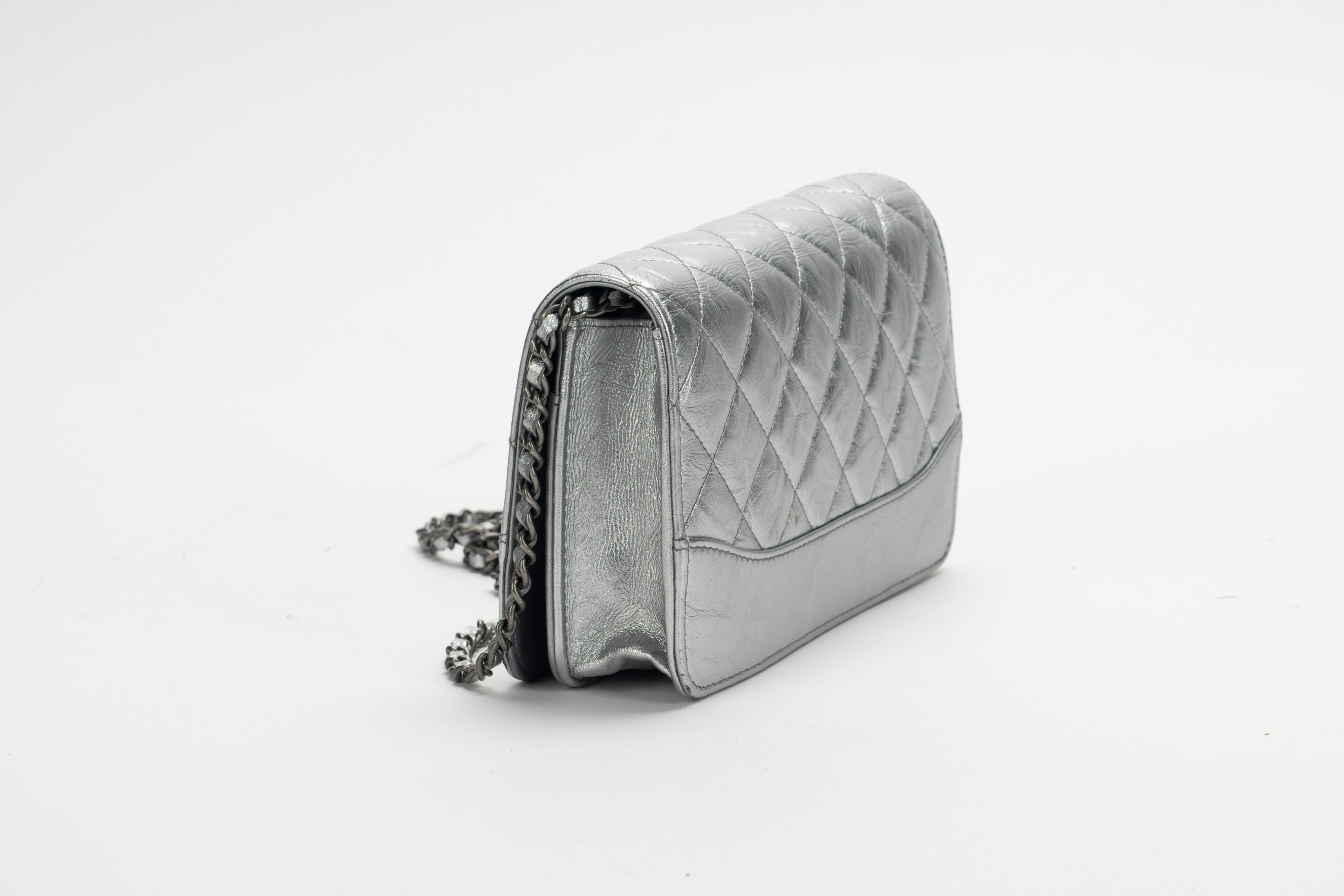 Chanel - Borsa wallet on chain in pelle matelassé argentata, 2018