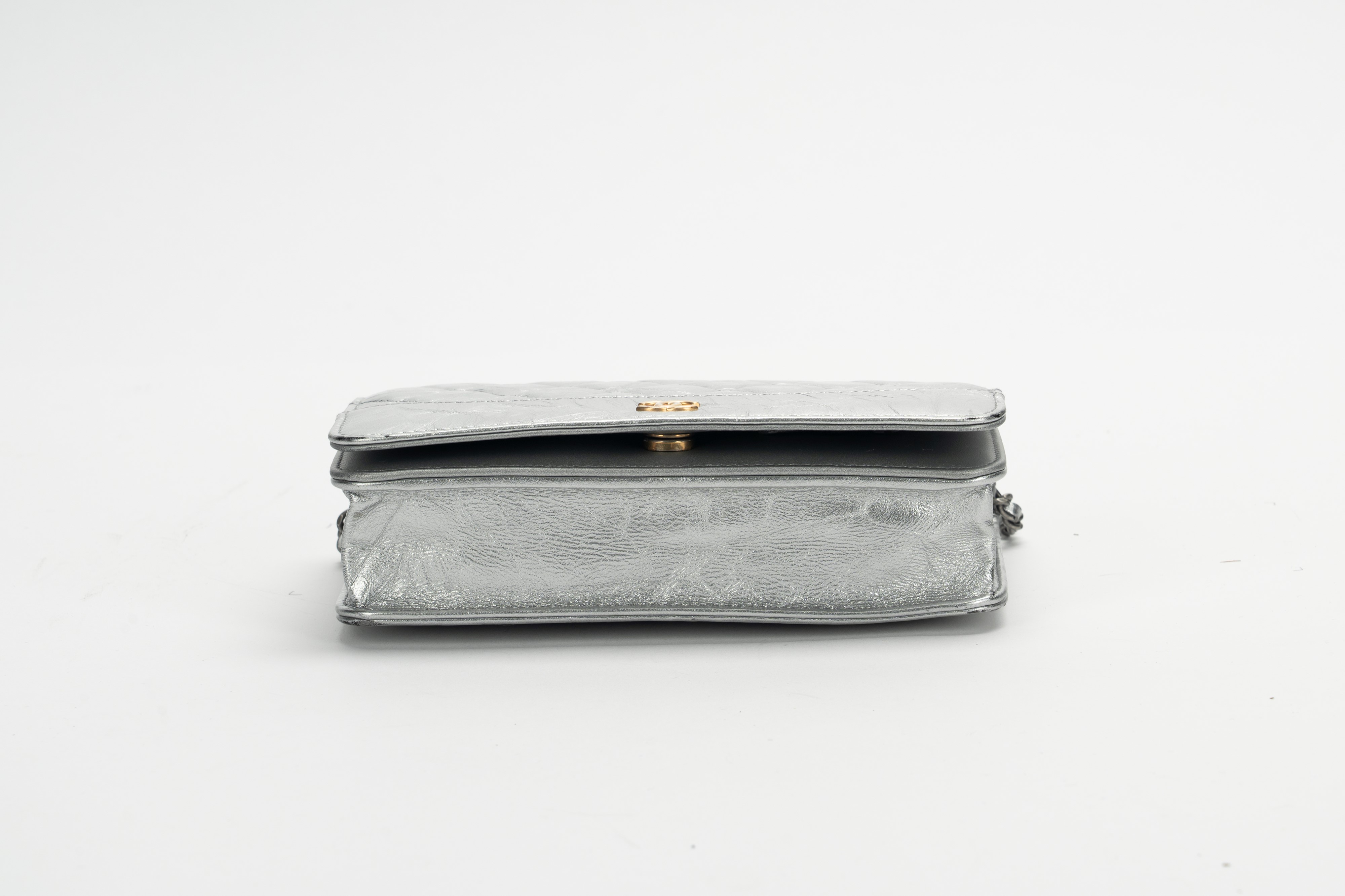 Chanel - Borsa wallet on chain in pelle matelassé argentata, 2018