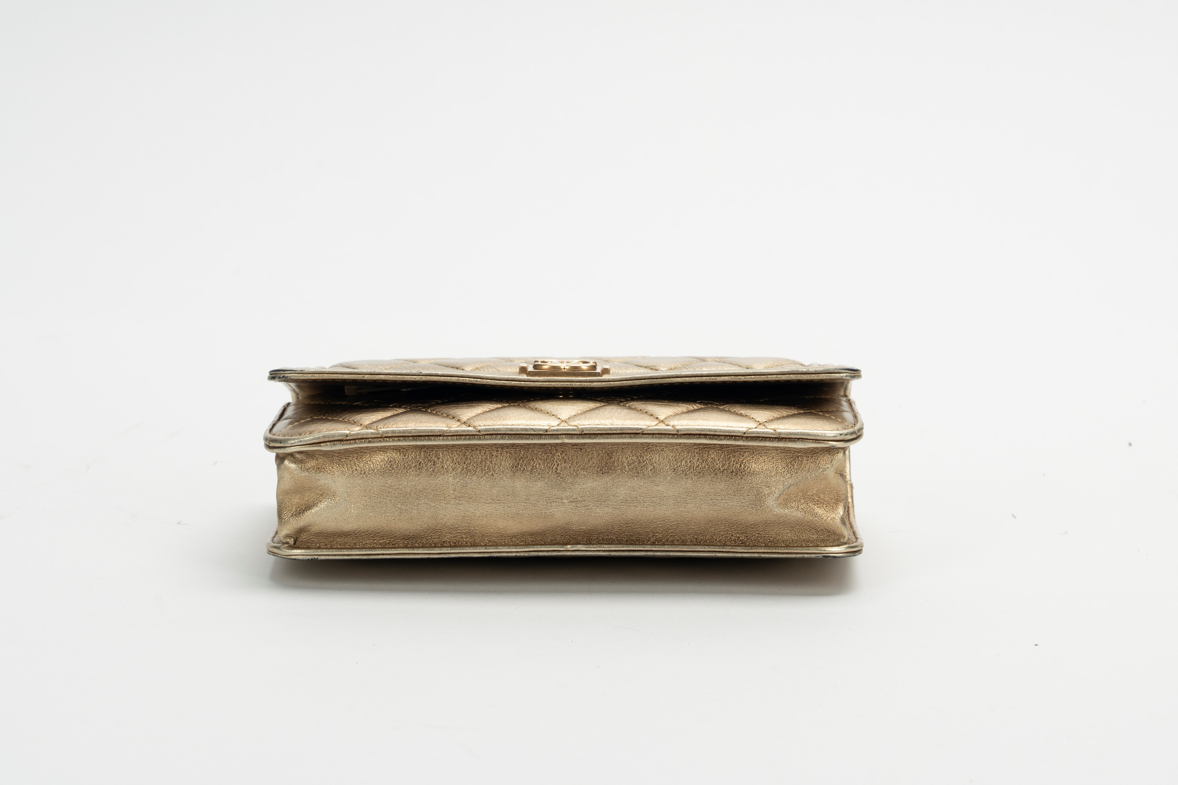 Chanel - Borsa Boy wallet on chain in pelle matelassé oro, 2016
