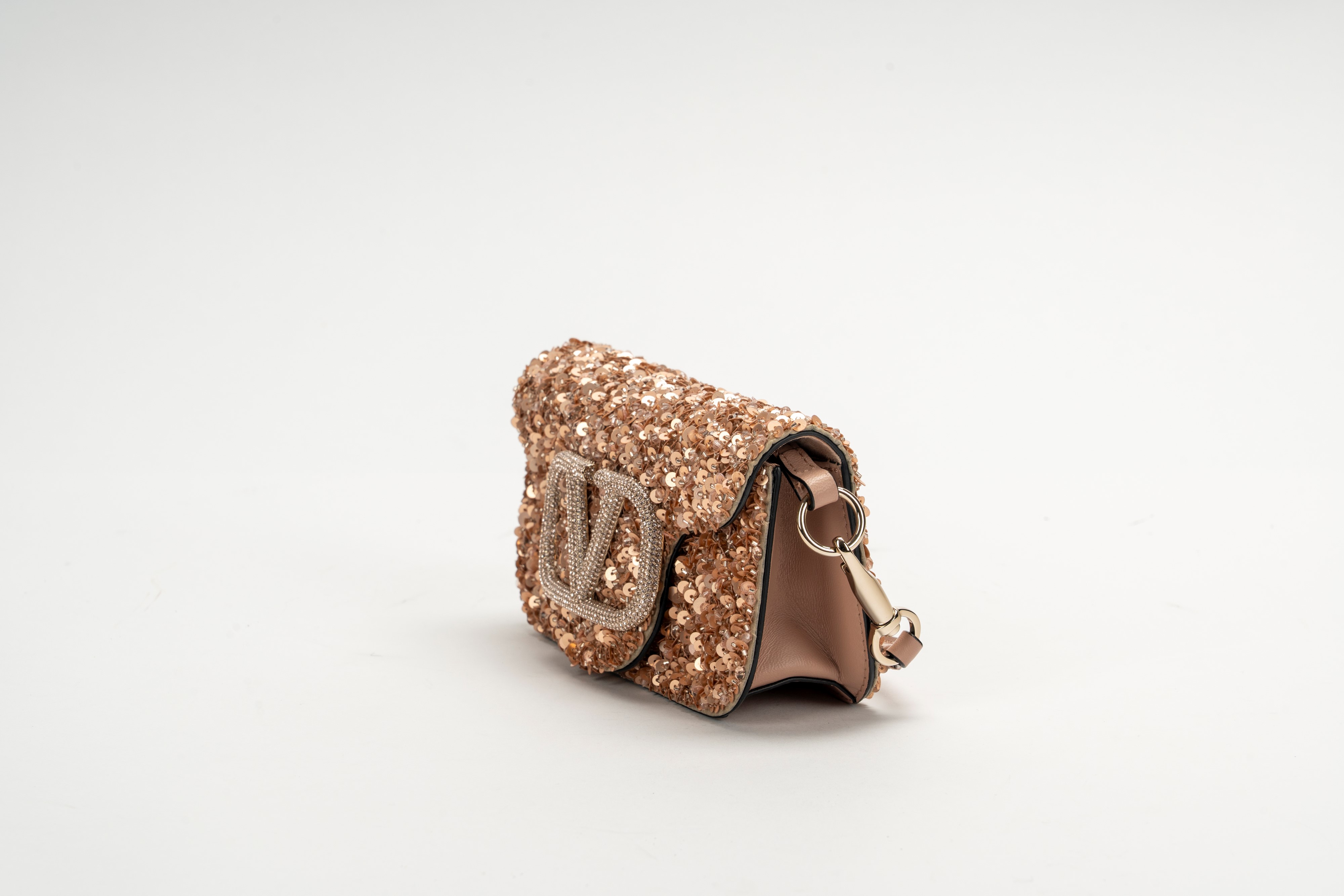 Valentino Garavani - Borsa VLogo, pelle rosa cipria con ricamo di paillettes e fibbia dorata