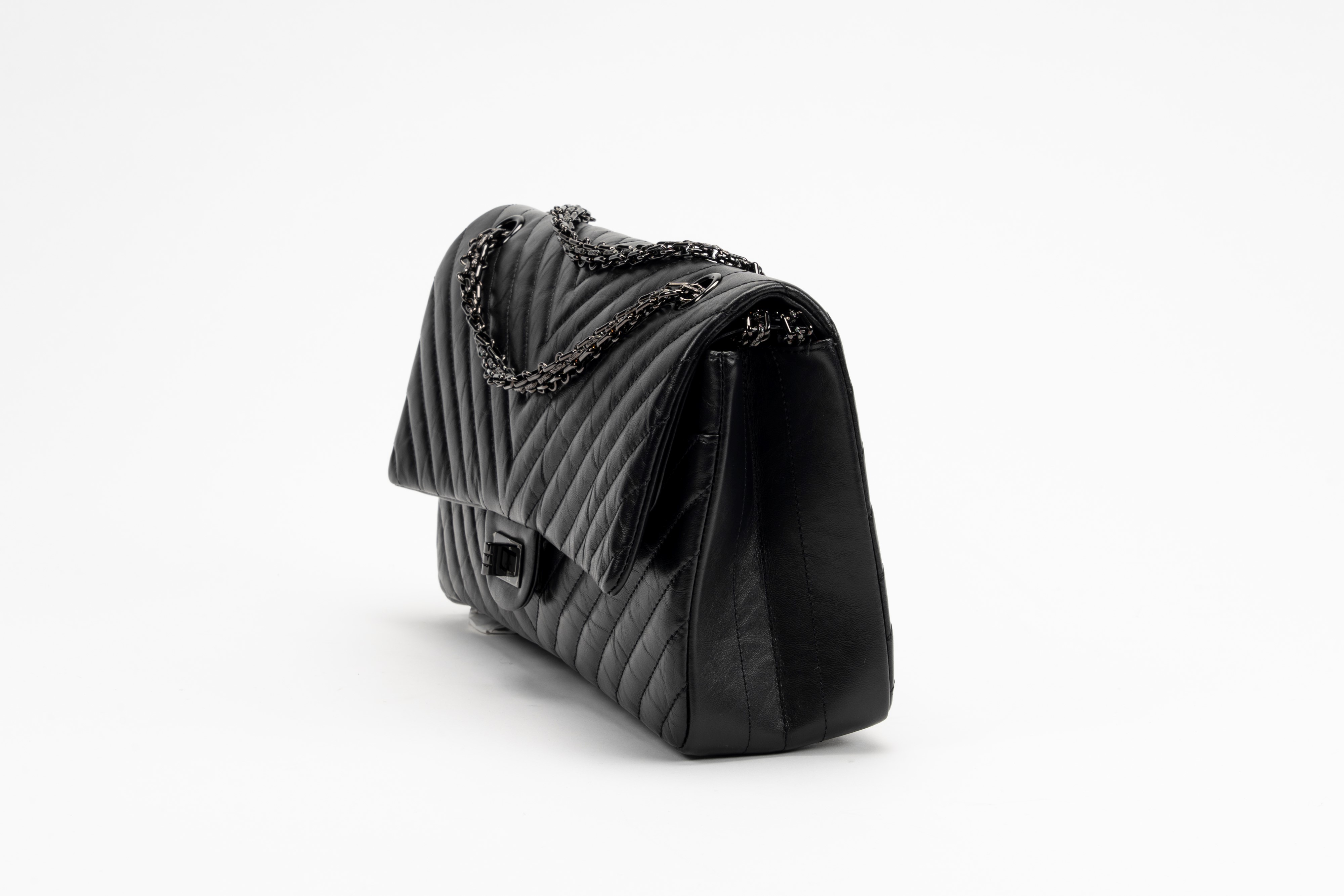 Chanel - Borsa Reissue in pelle chevron nera, 2018
