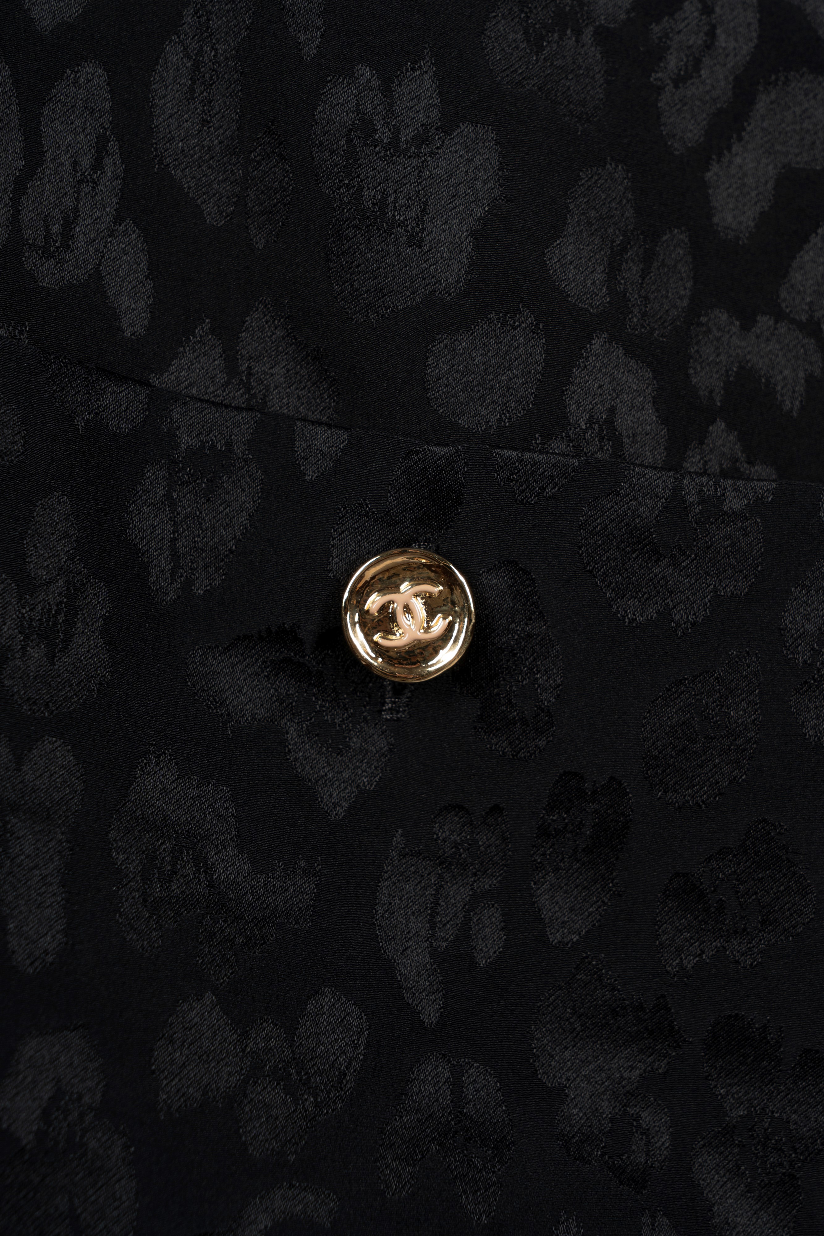 Chanel - Camicia a manica lunga in seta, lavorazione animalier con bottoni in metallo dorato