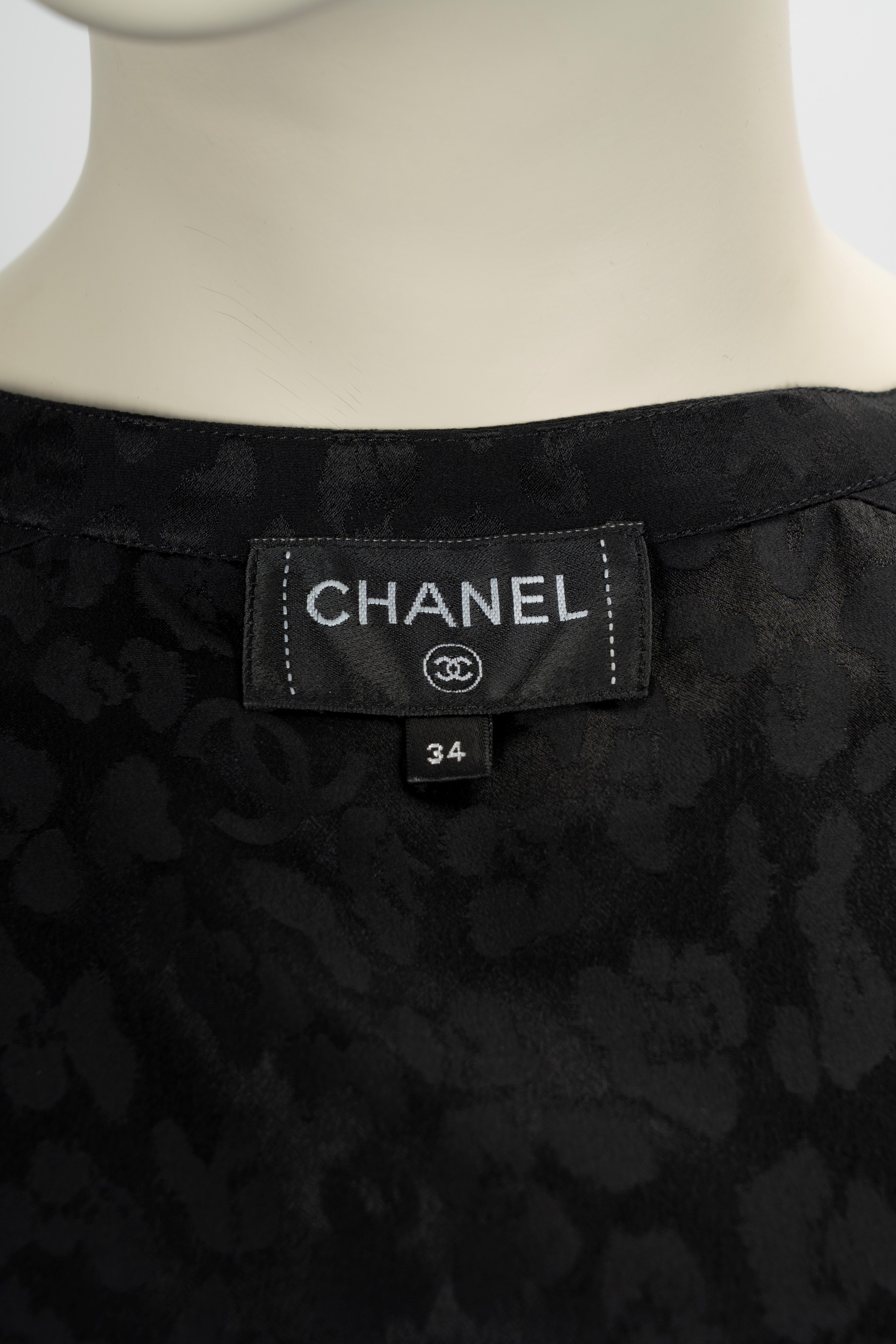 Chanel - Camicia a manica lunga in seta, lavorazione animalier con bottoni in metallo dorato