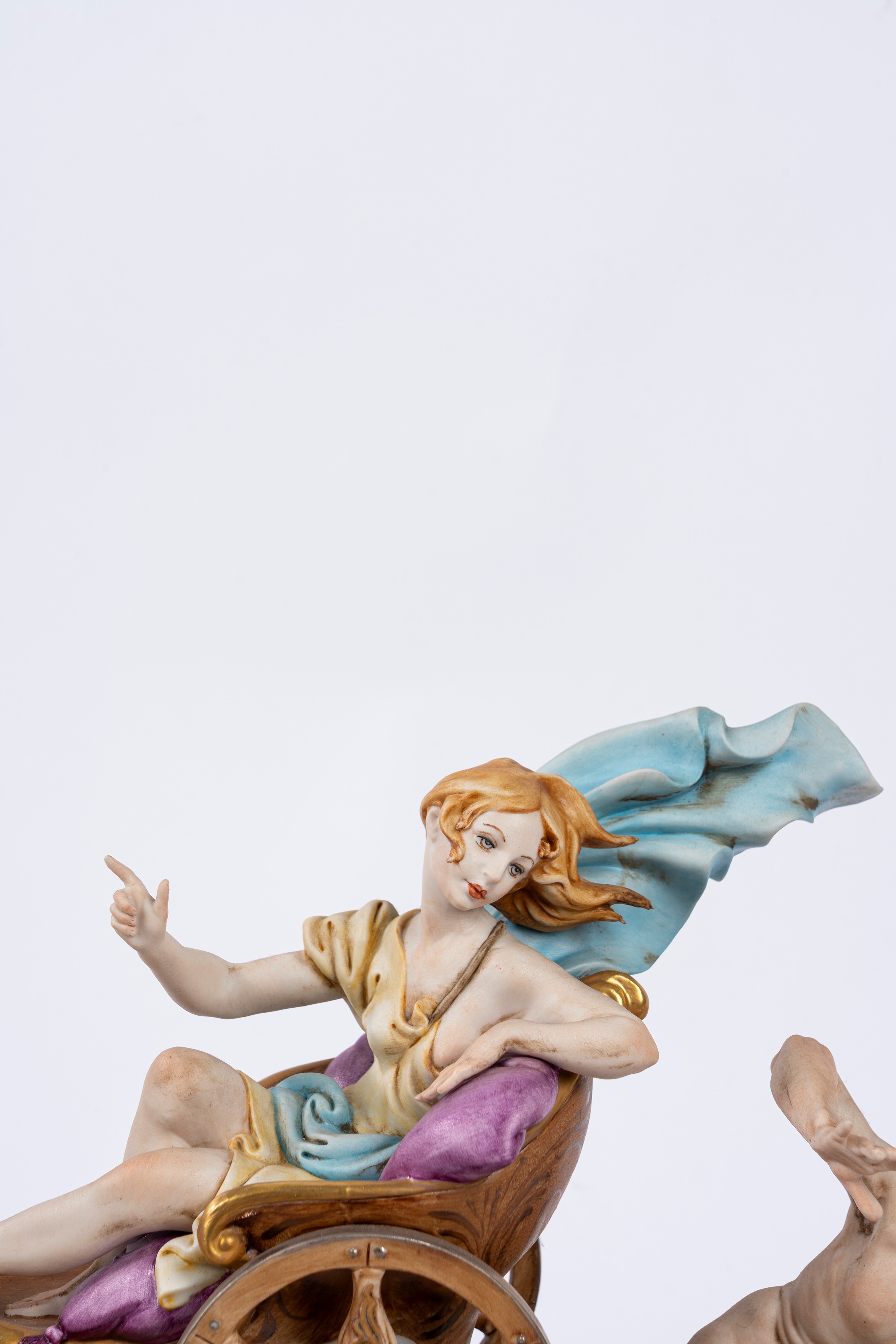 Tyche, Gruppo in biscuit decorato in policromia raffigurante il carro di Aurora
