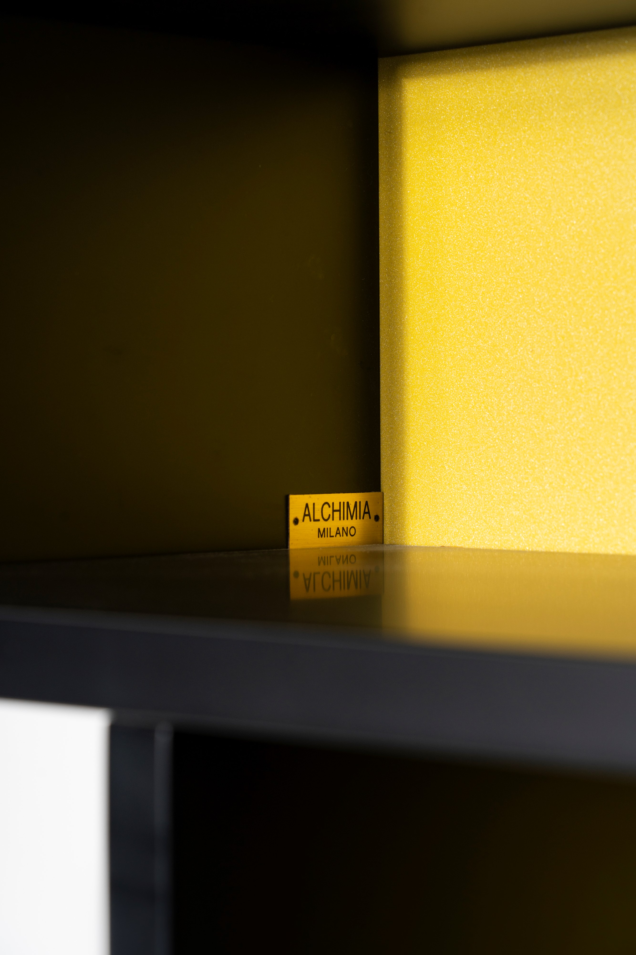 Libreria bifacciale dalla collezione 'Ollo'