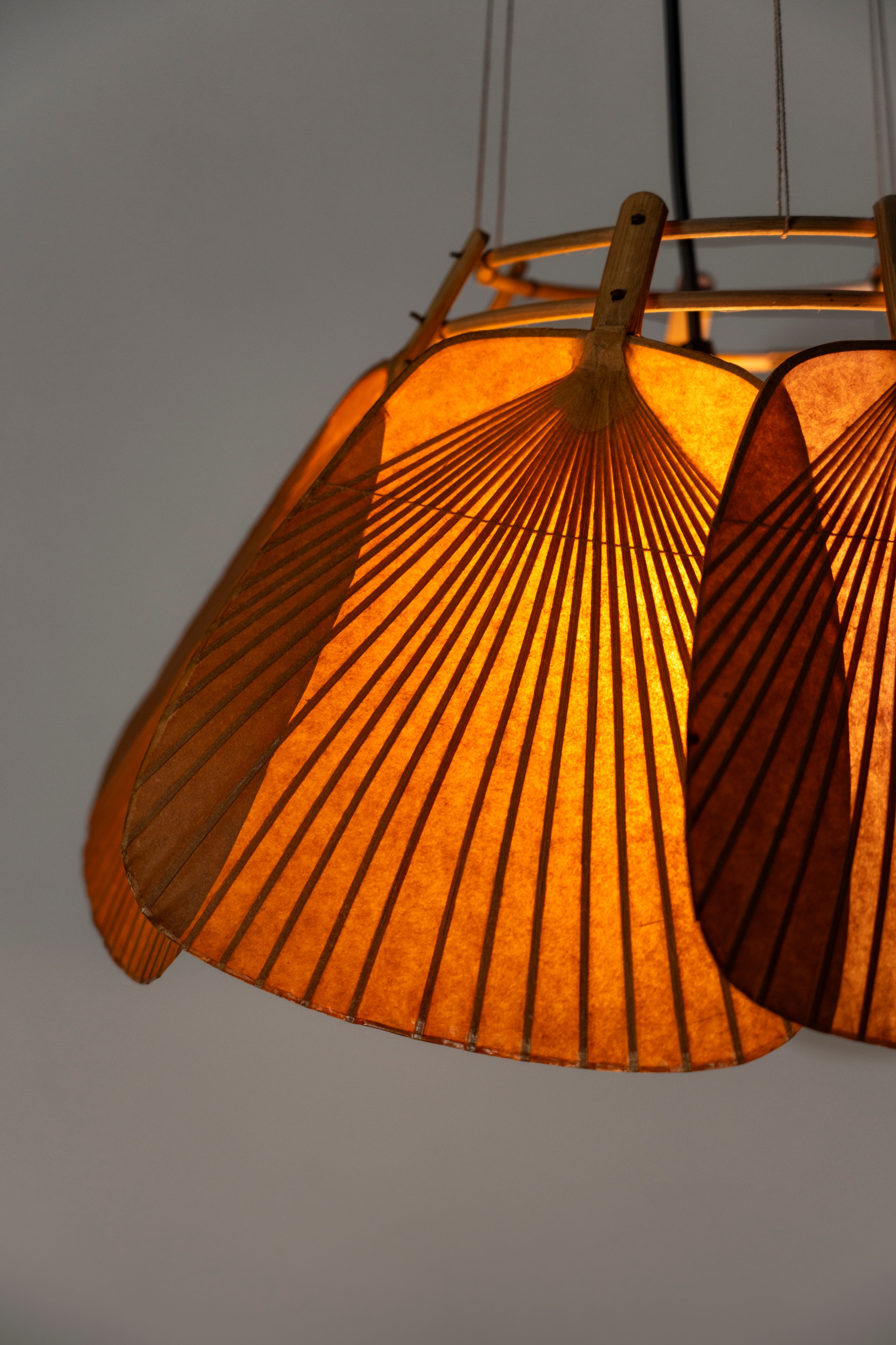 Lampada a sospensione modello 'Ju-Yon' dalla serie 'Uchiwa'