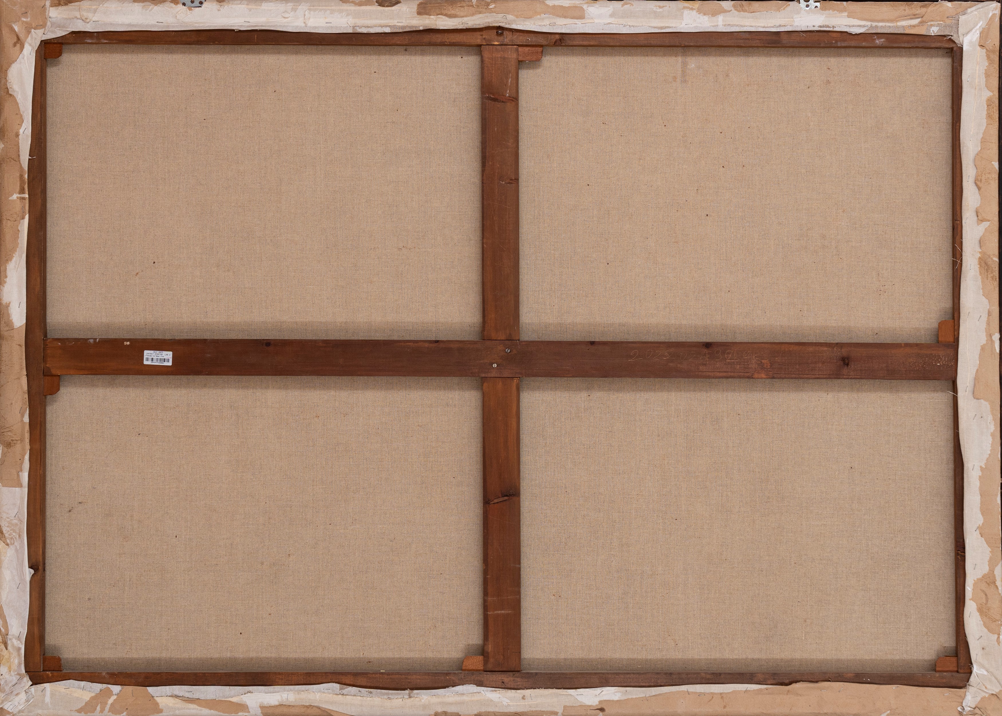 Natura morta con statua, armi e strumenti musicali in un interno con letto a baldacchino