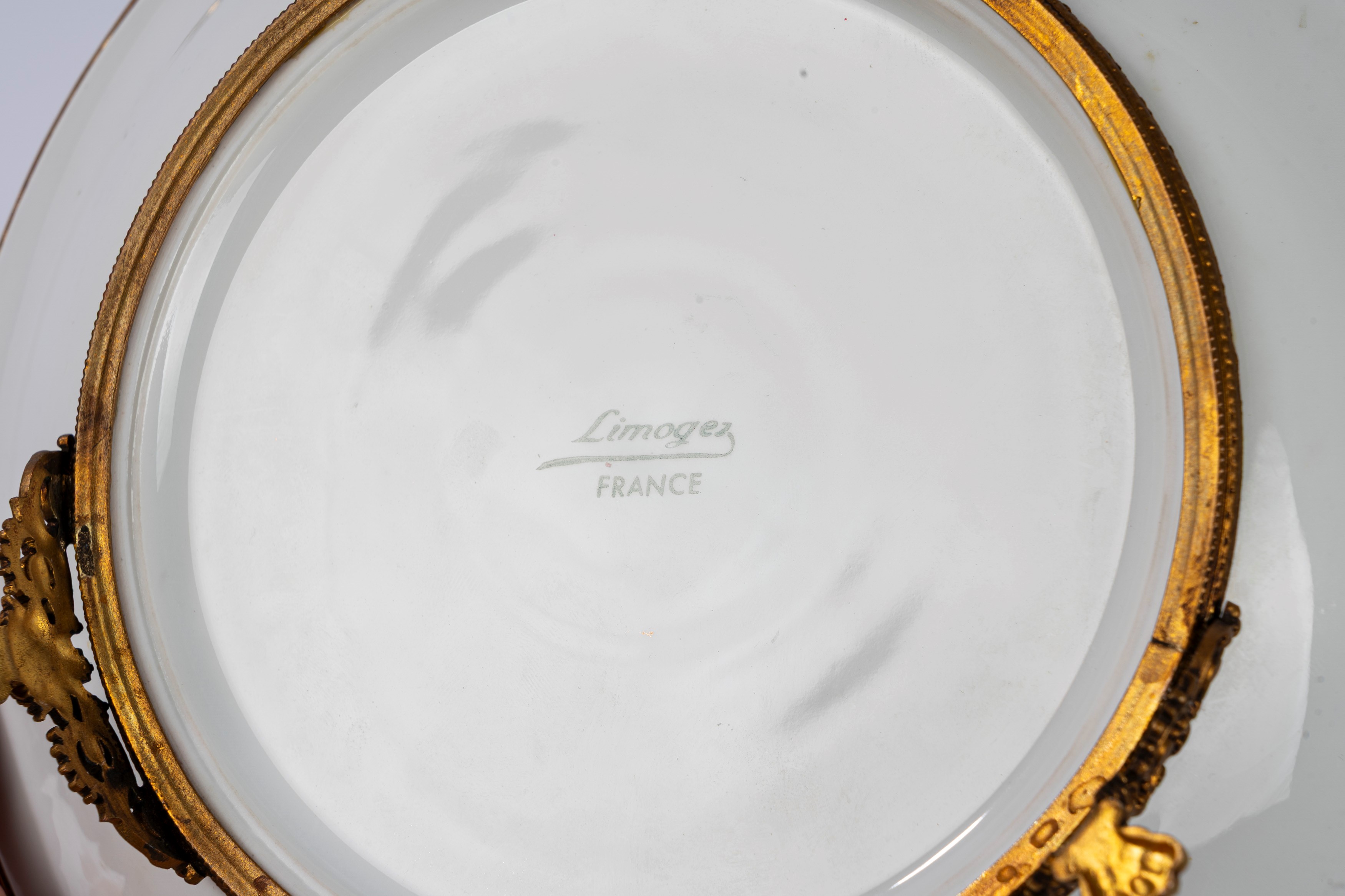 Centrotavola in porcellana policroma con montatura in bronzo, Limoges