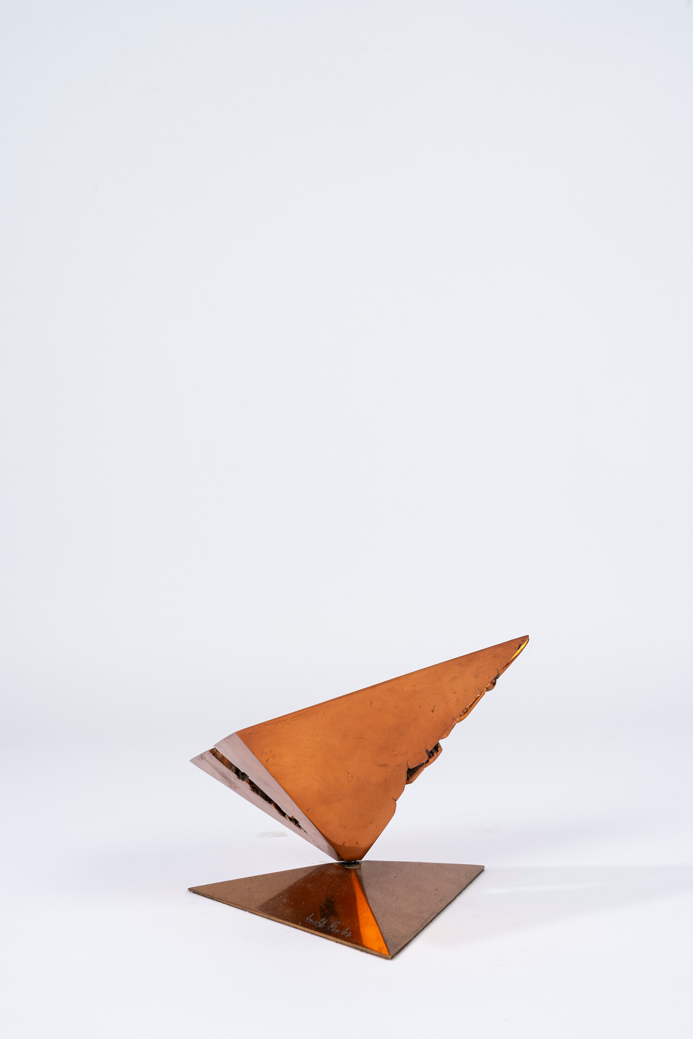 Arnaldo Pomodoro - Verso il 2080 (messaggio), bronzo