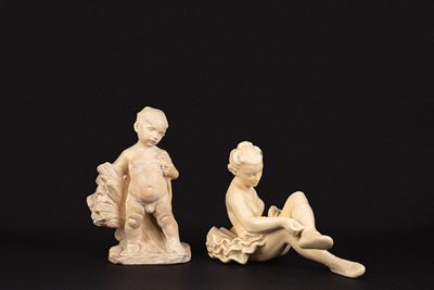 Due sculture, ceramica bianca, raffigurazioni di ballerina e bambino con spighe