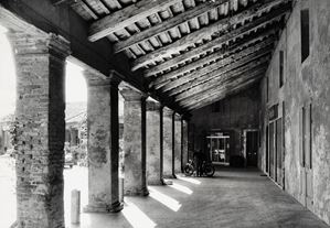 Castello di Mesola, porticato interno
