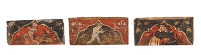 Tre tavelle da soffitto con figure: Ercole e il leone, Putto che suona il flauto, Due amanti - te...