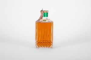 QUEEN CASTLE 21yo Crystal Decanter - Blended