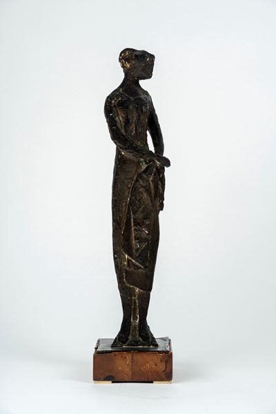 Donna che si tiene l'abito, bronzo, 1953/'54