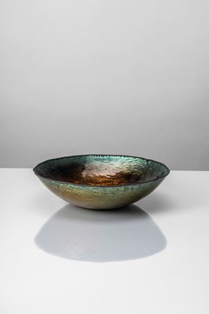 Coppa a smalti policromi su rame 