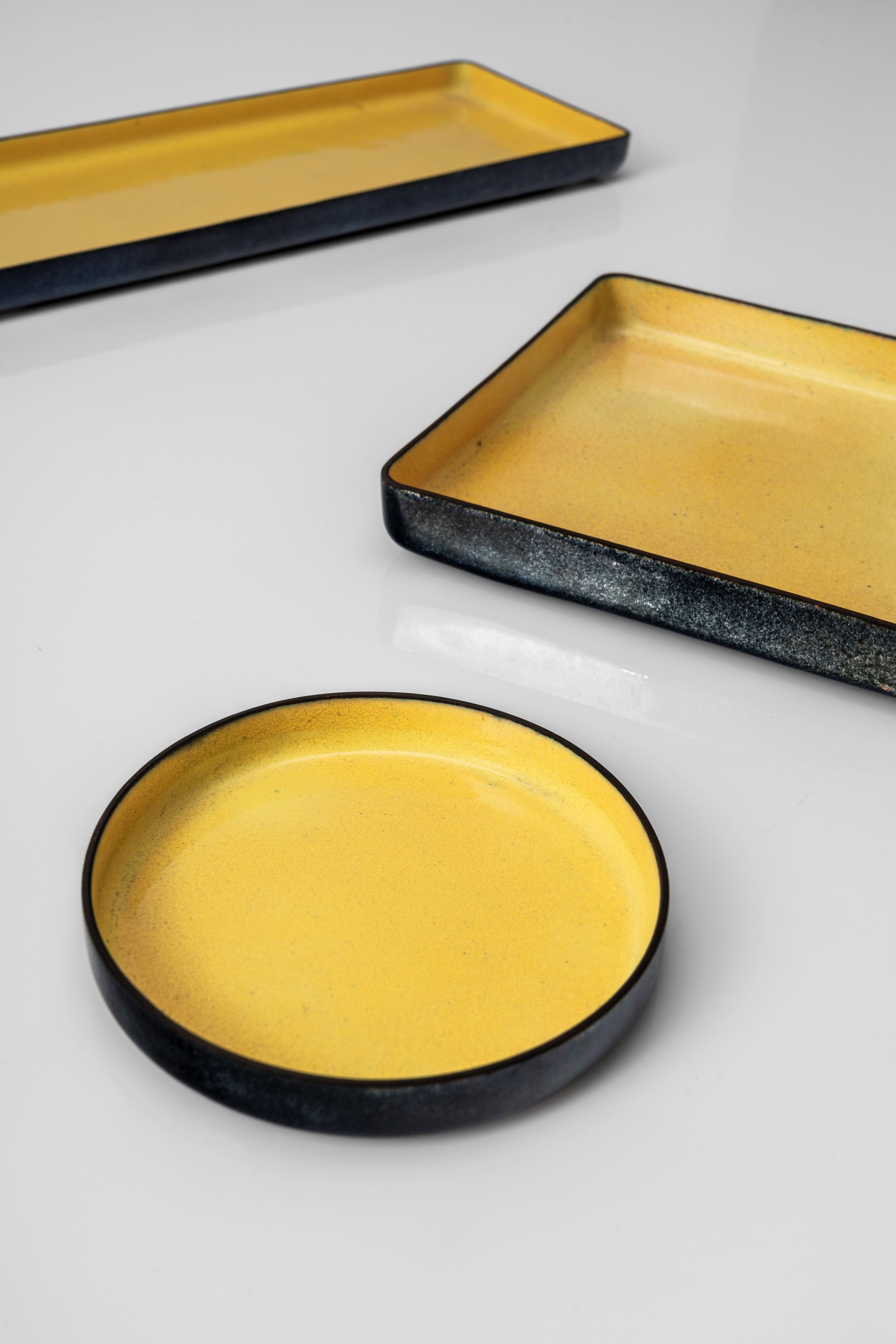 Set di tre vassoi modello no. 2119 e modello no. 2122