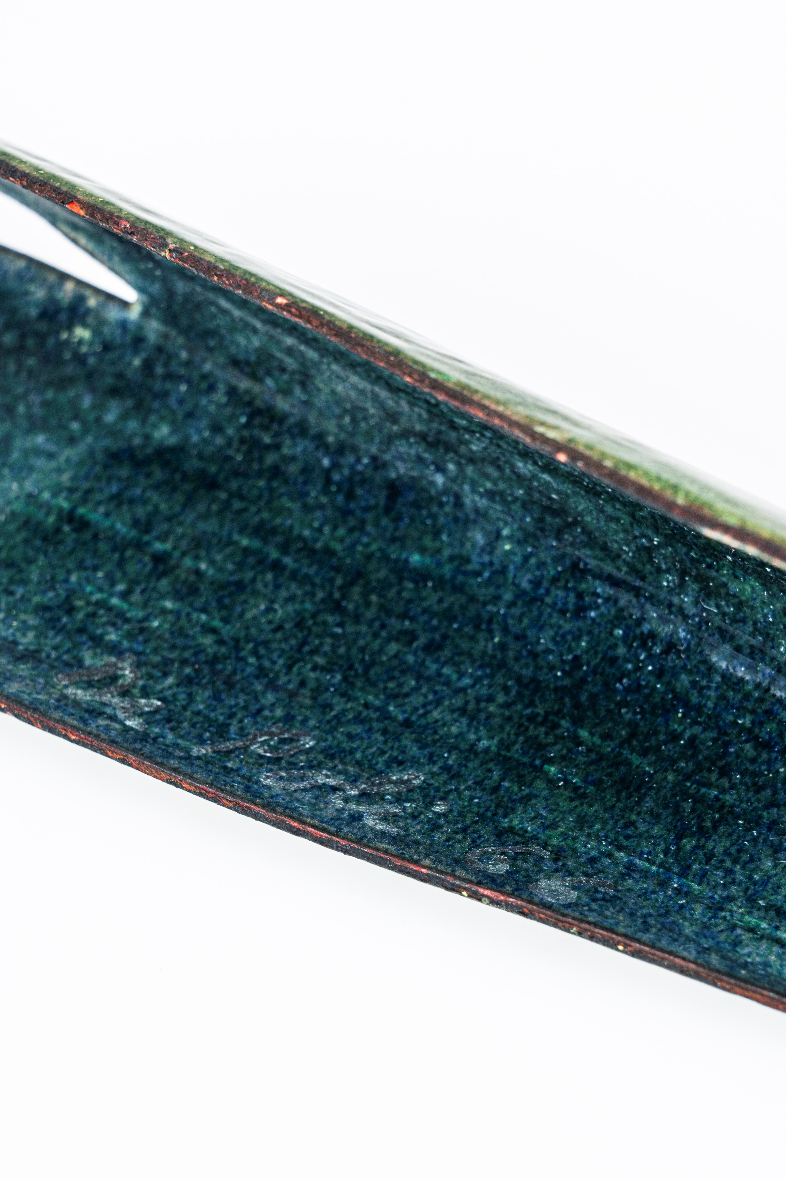 Figura di Pesce a smalti policromi su rame