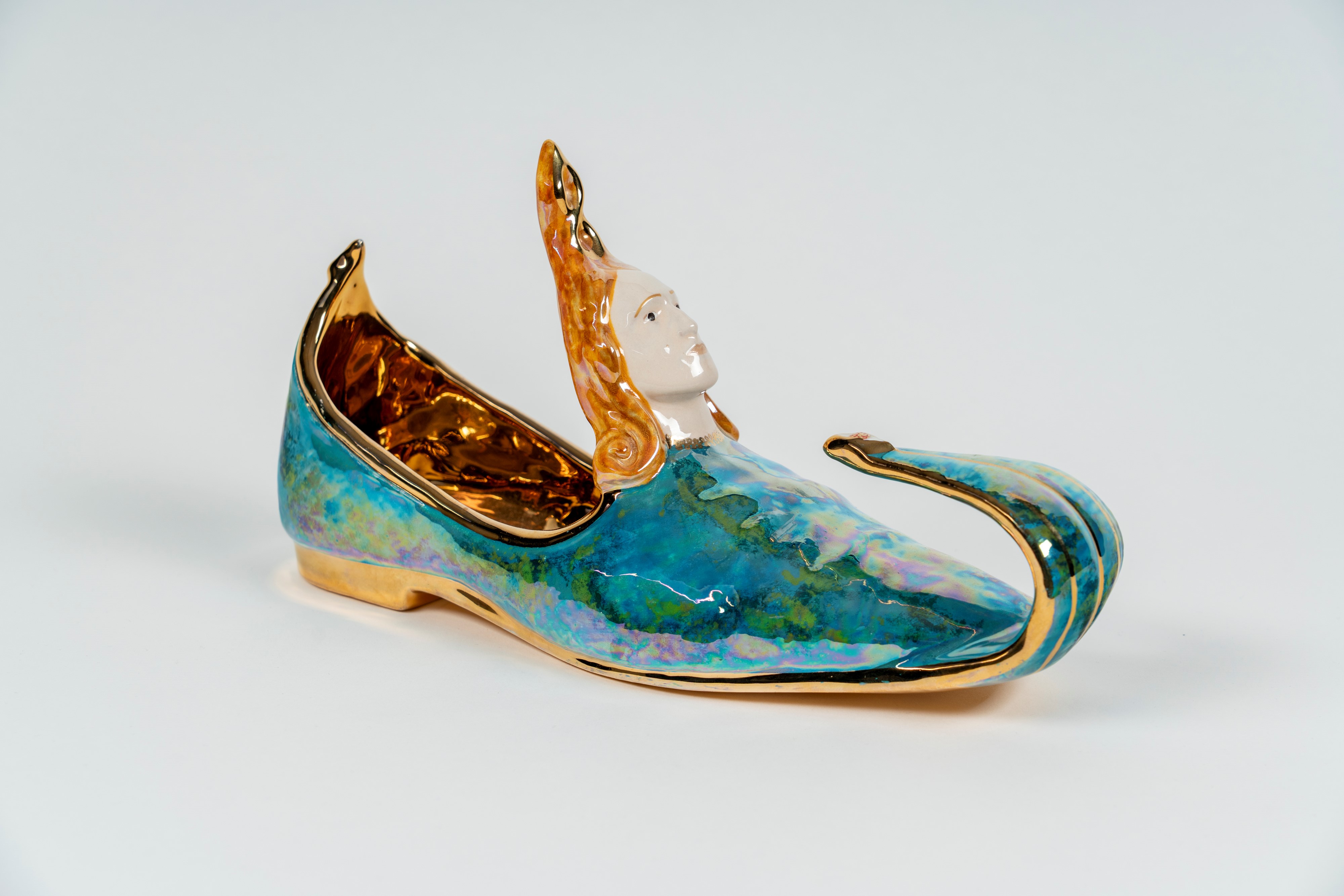 Luigi Ontani - Babbuccia orientale, ceramica policroma