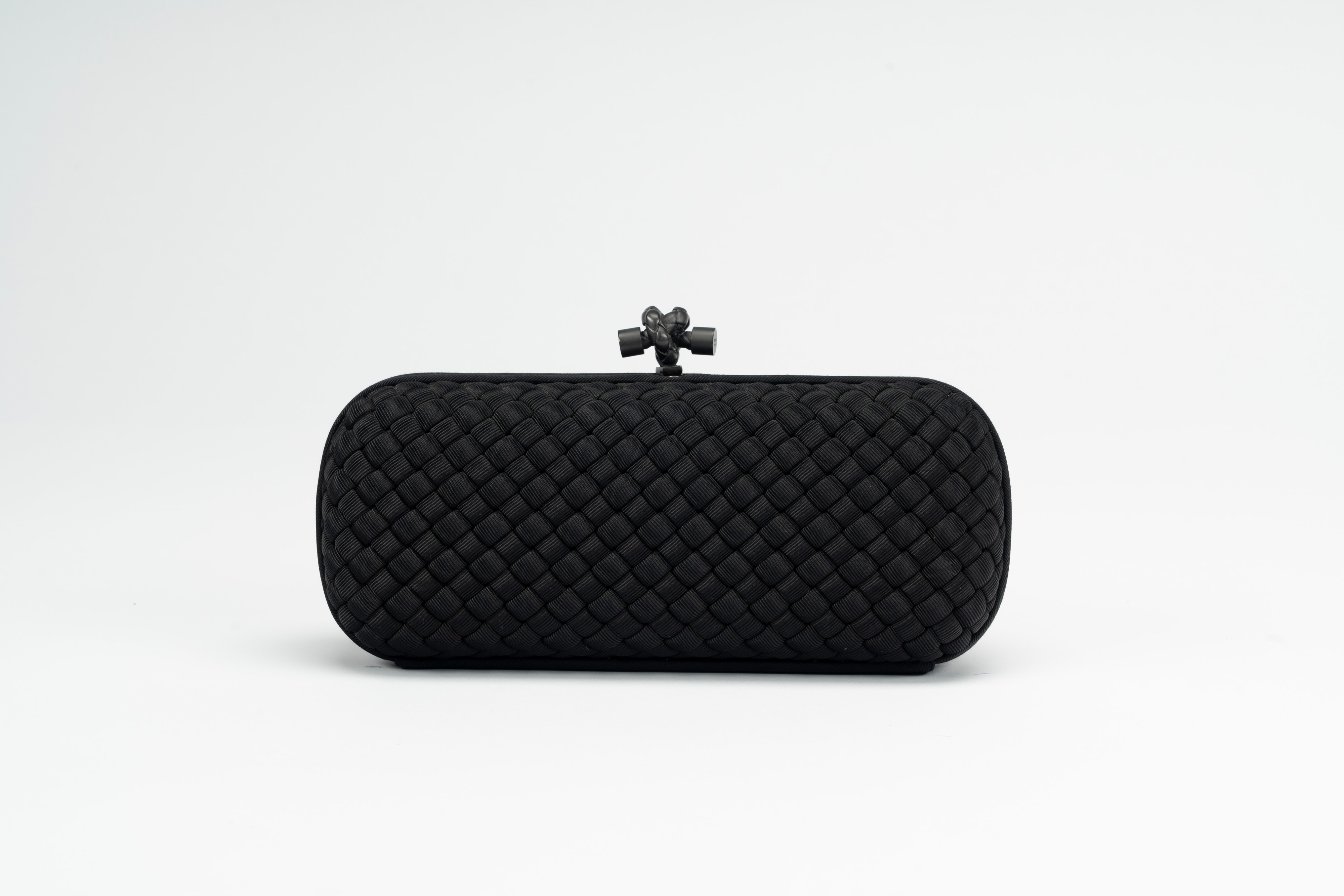 Bottega Veneta - Clutch Knot, borsa in tessuto intrecciato nero