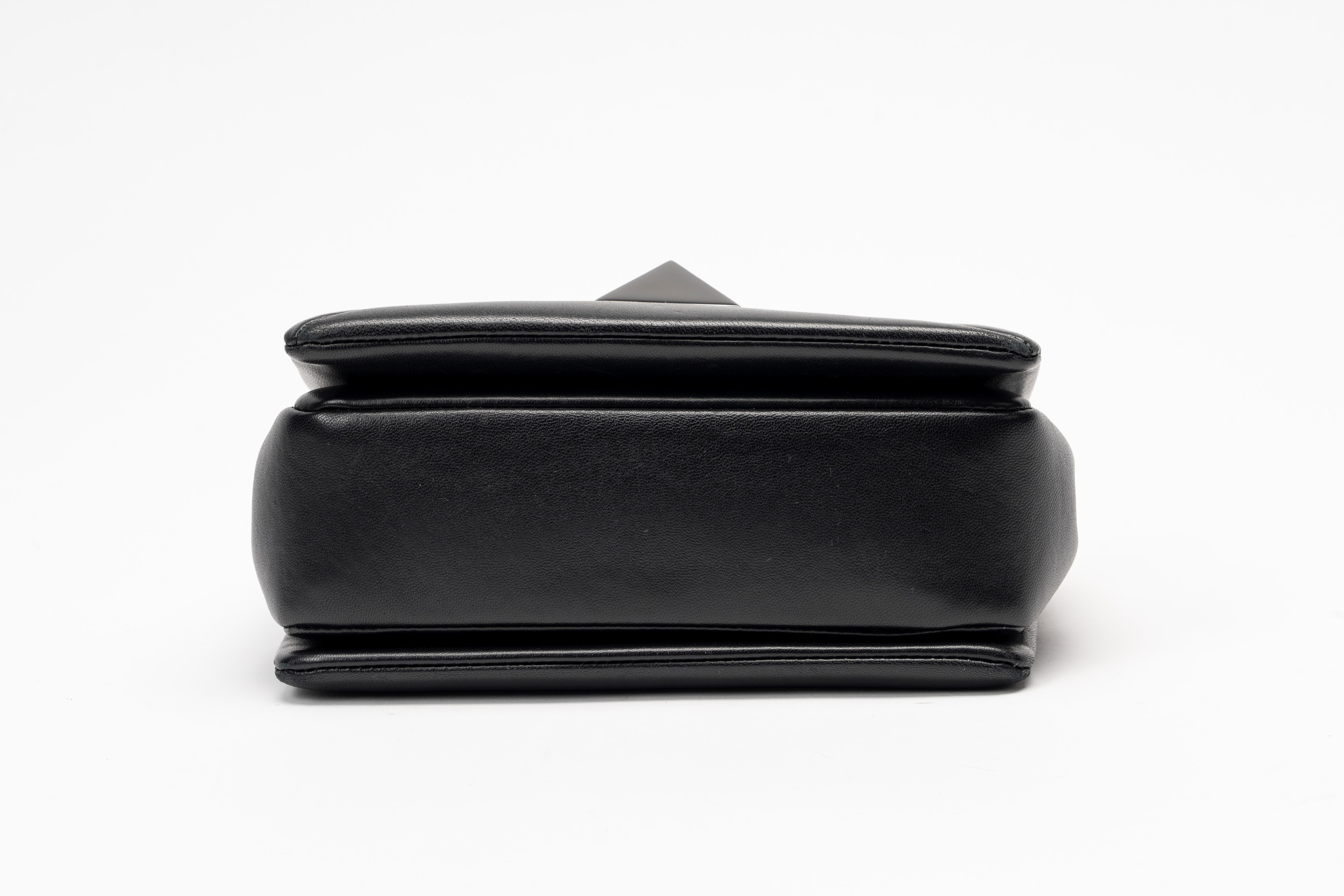 Valentino, Borsa Onestud in pelle nera