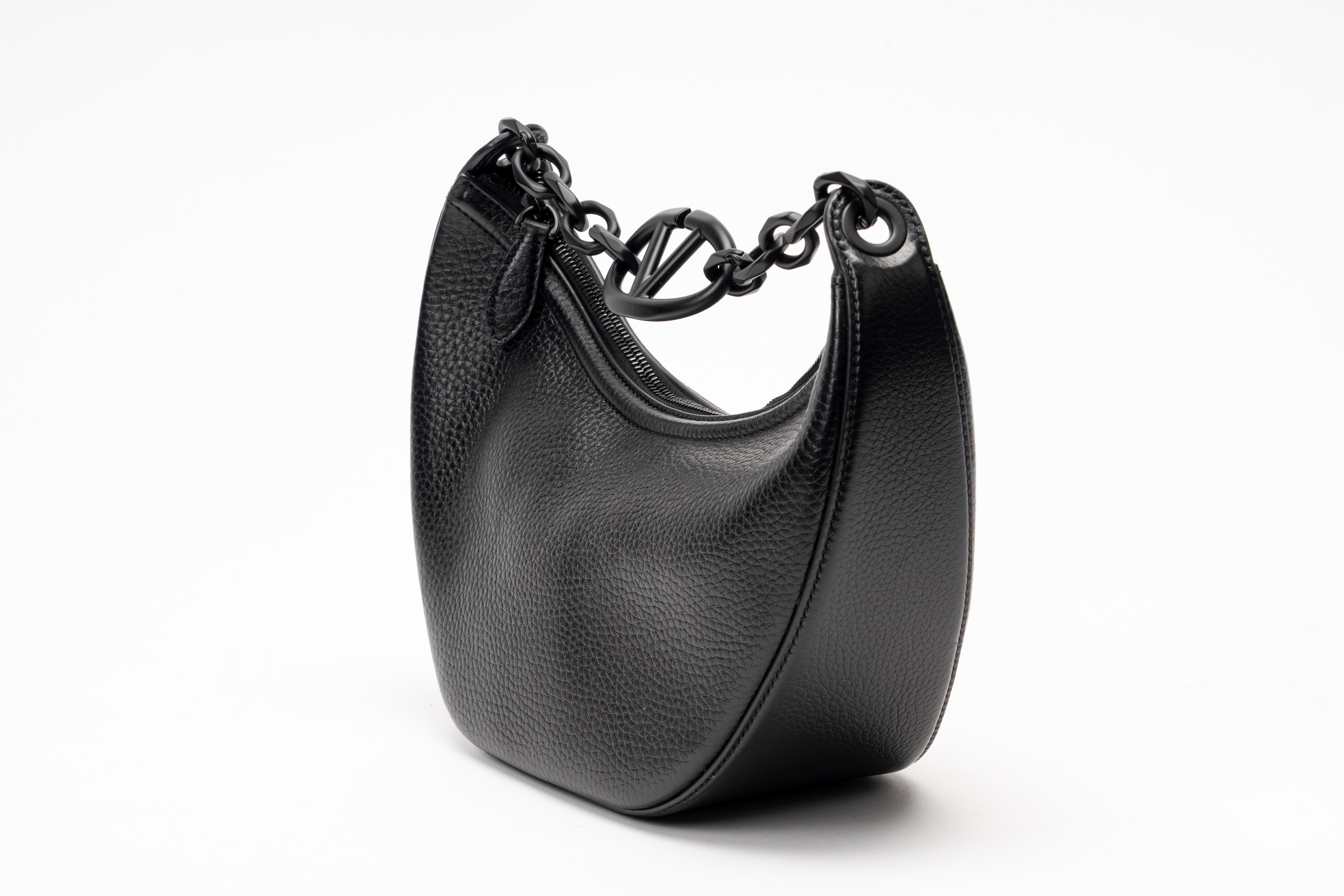 Valentino Garavani - Borsa VLogo Moon, pelle martellata nera con manico in metallo