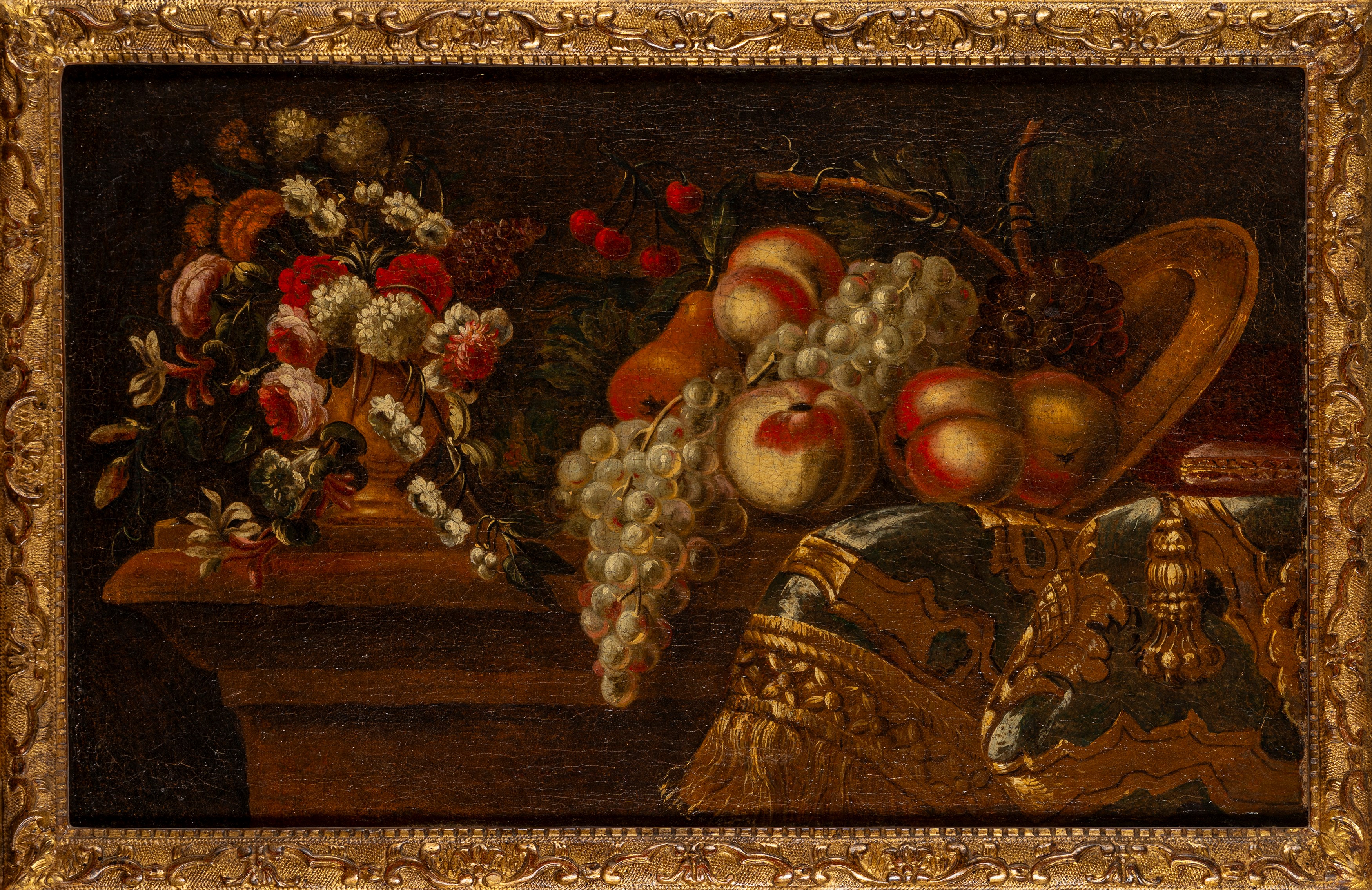 Scuola Italiana, Secolo XVIII - Fiori in un vaso, pesche ed uve bianche su tavolo, olio su tela