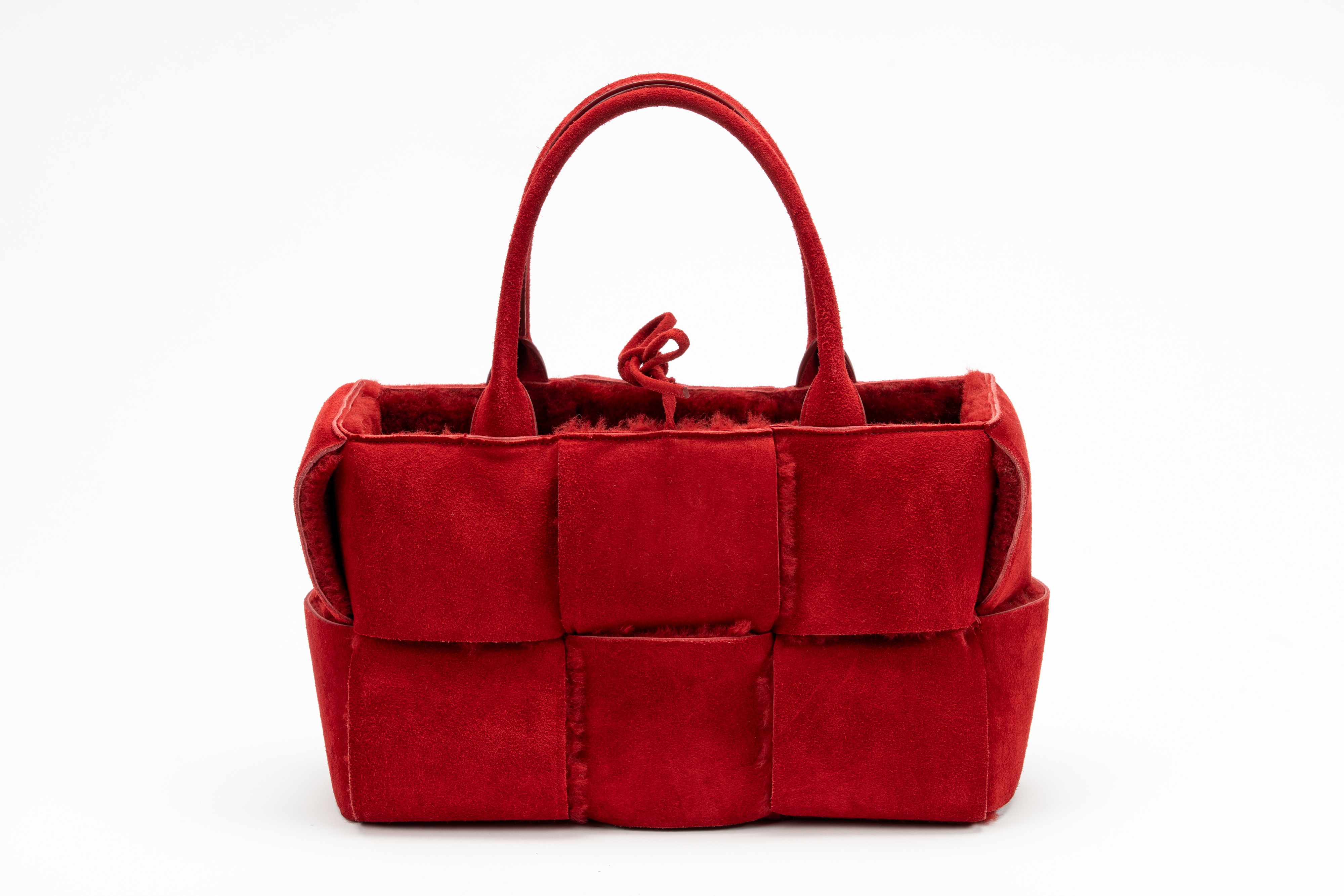 Bottega Veneta - Borsa Arco, in montone intrecciato rosso con bustina interna staccabile