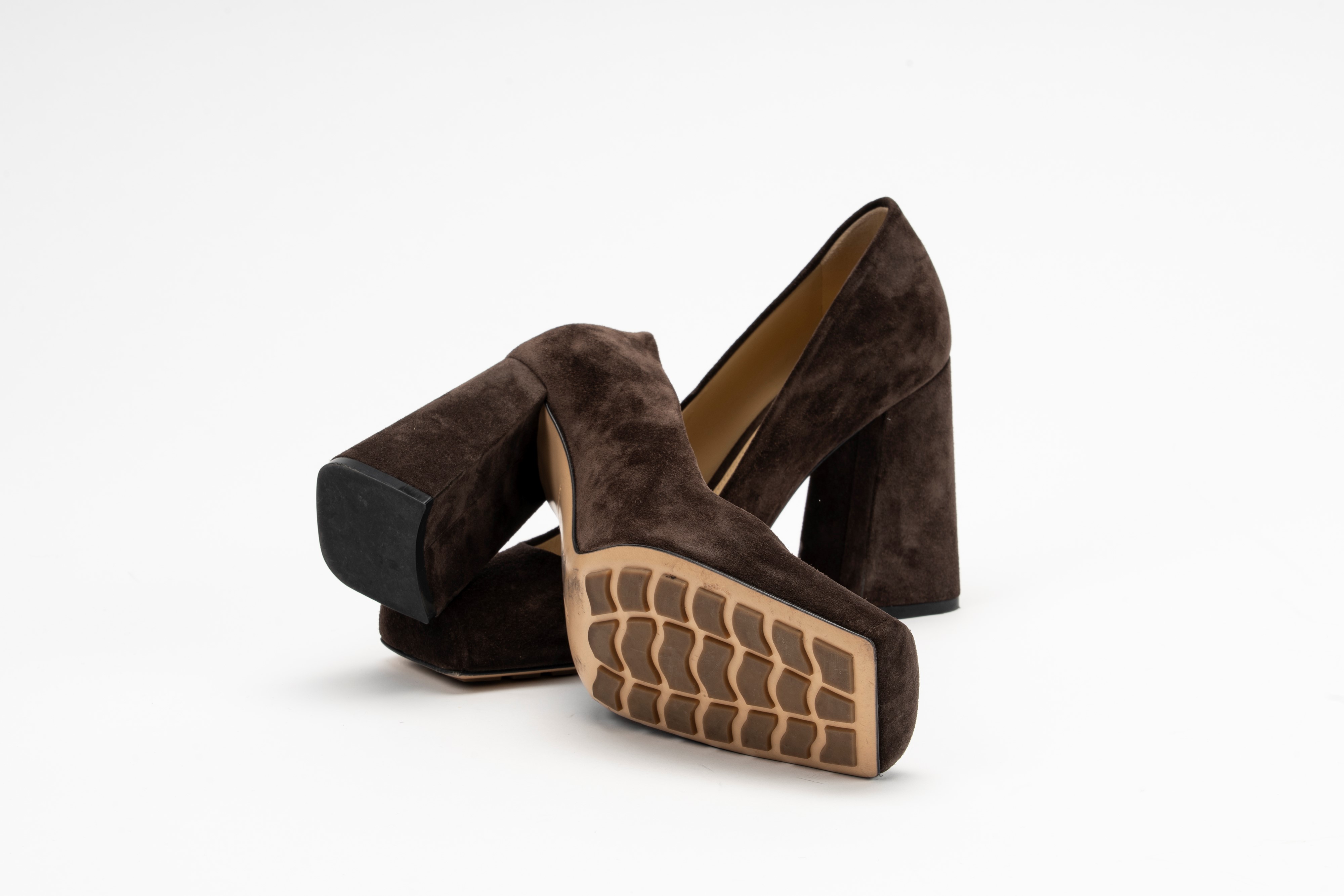 Bottega Veneta - Paio di scarpe in camoscio marrone