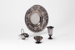 Lotto di quattro oggetti