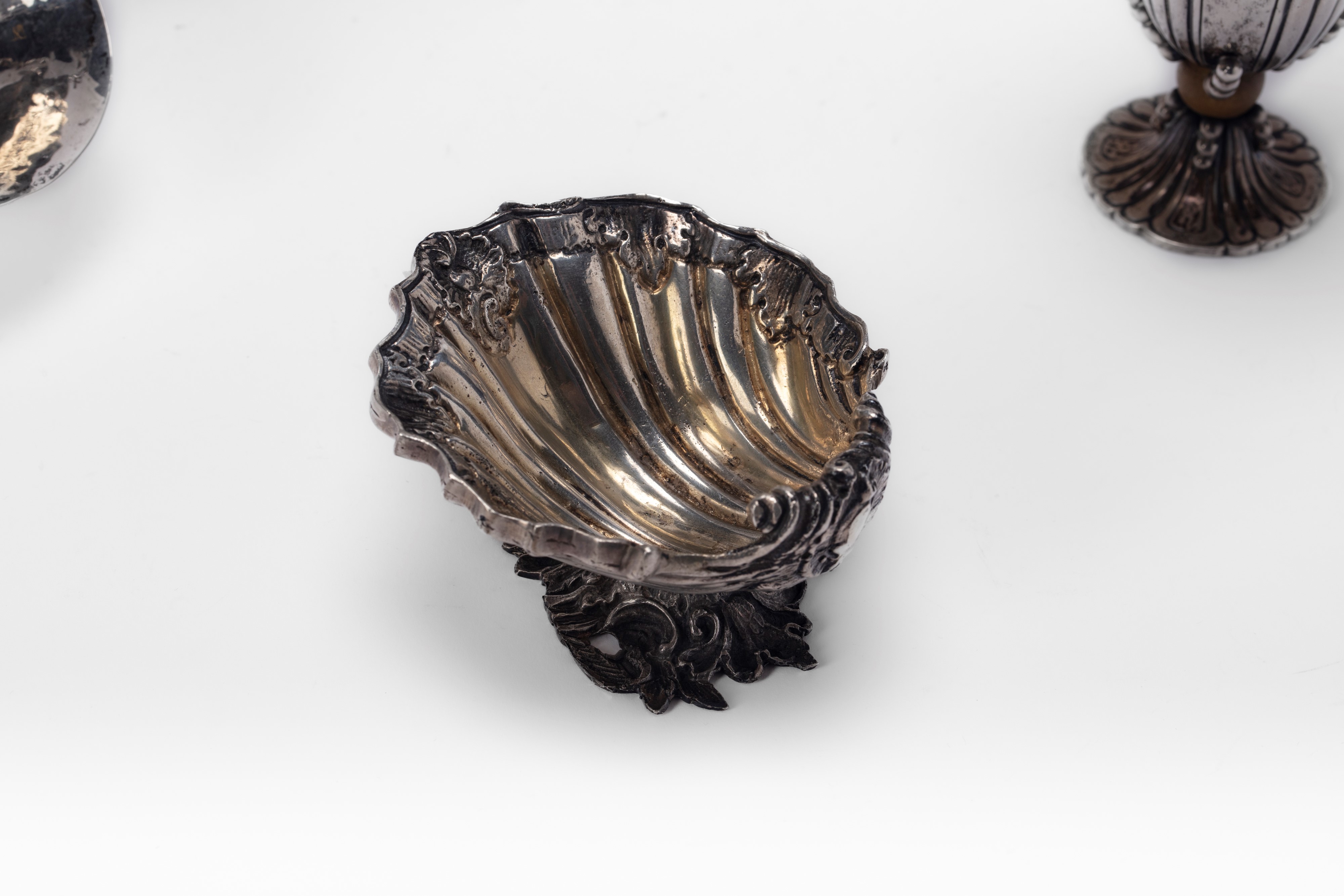 Oggetti in argento, Lotto composto da quattro elementi decorativi