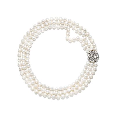 Collana con perle coltivate e chiusura in oro bianco 18k