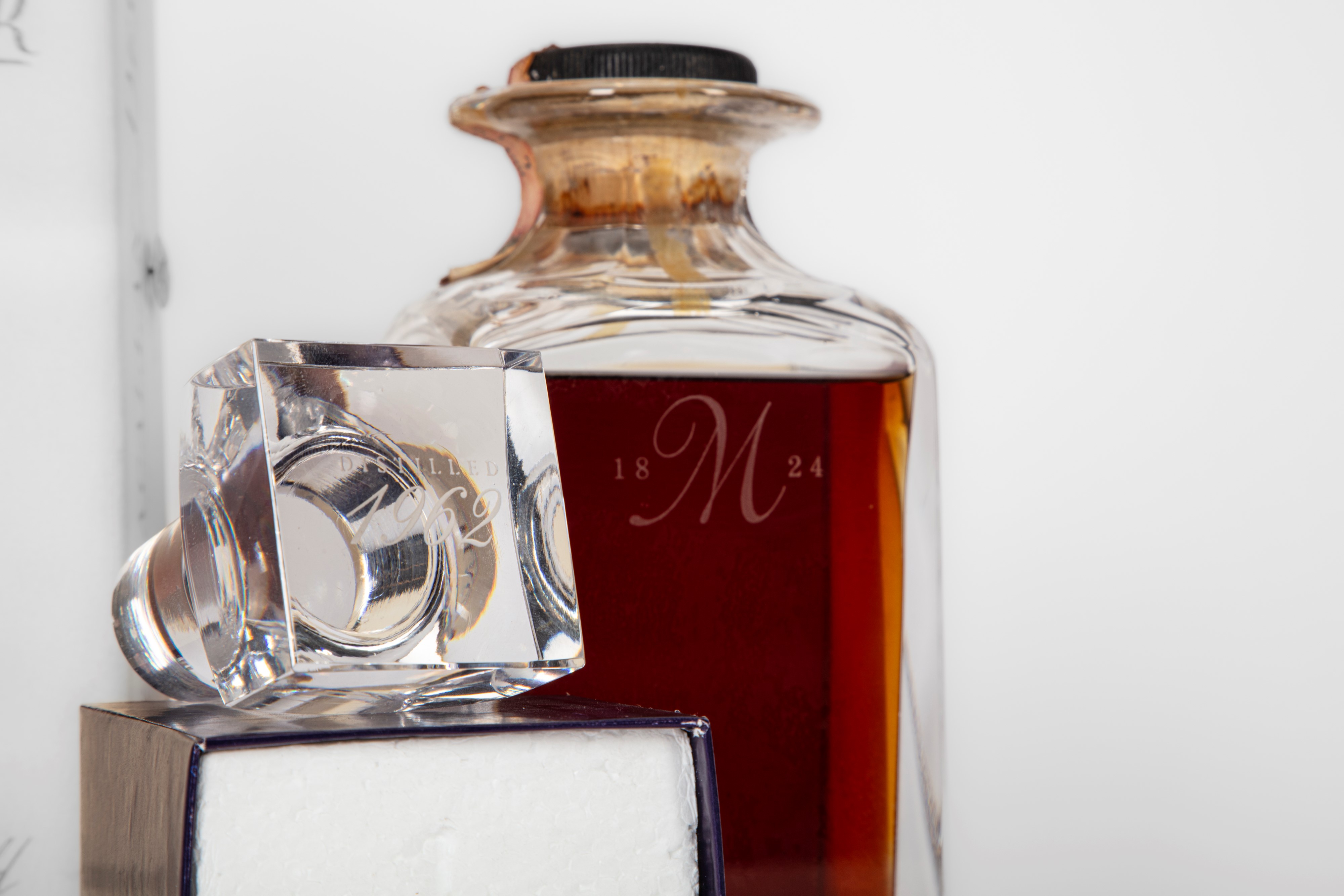 Scozia - Macallan 25 Year Old Unblended Single Malt Scotch Whisky, Crystal Decanter