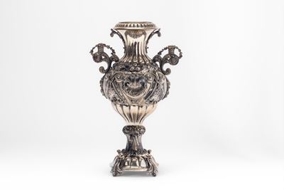 Vaso biansato in argento, Italia, circa 1930
