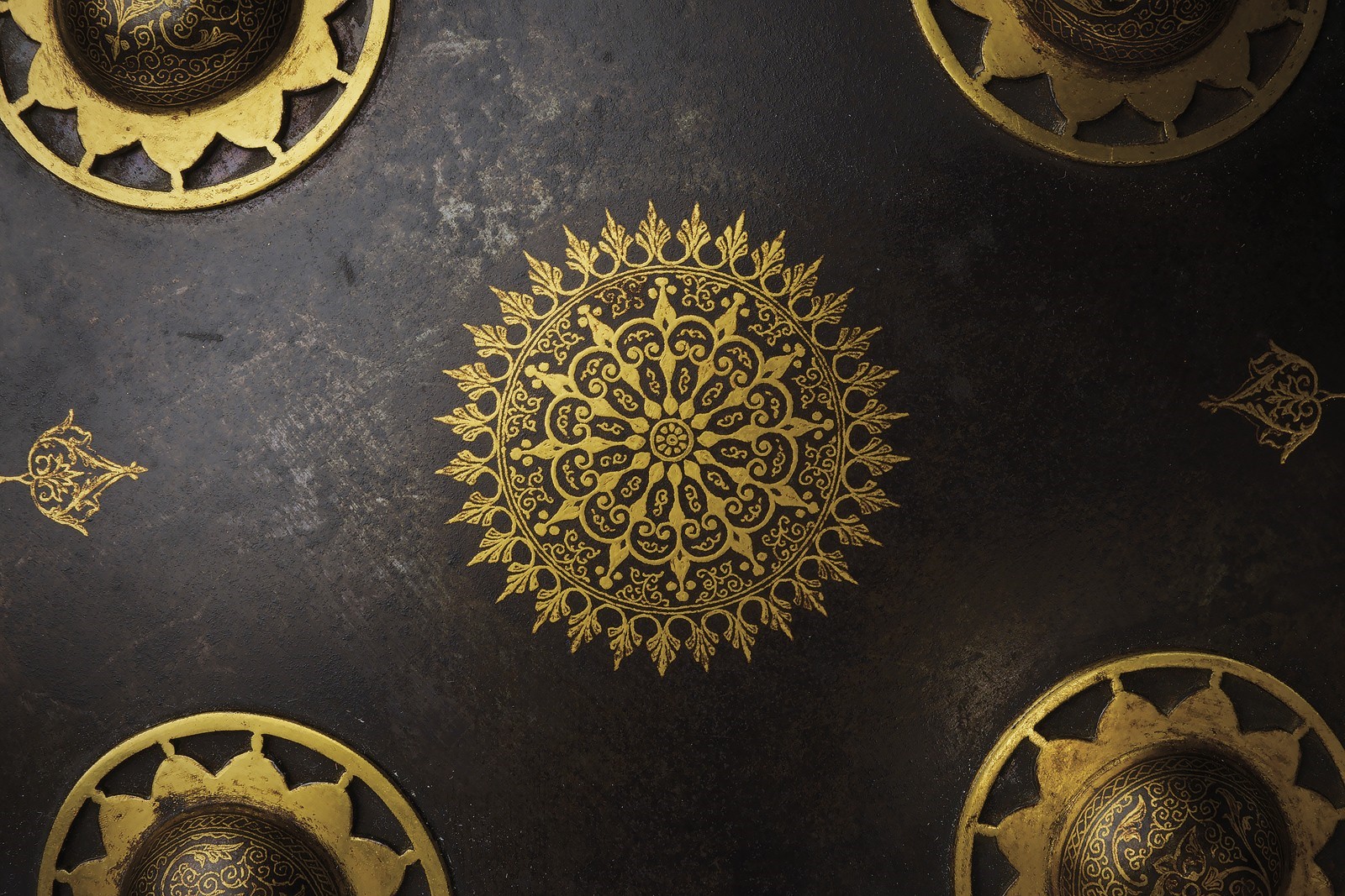 Sipar in ferro decorato, India, fine del XIX secolo