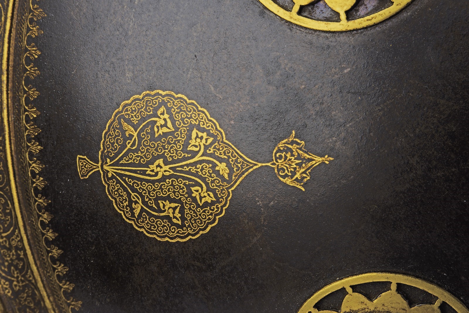 Sipar in ferro decorato, India, fine del XIX secolo