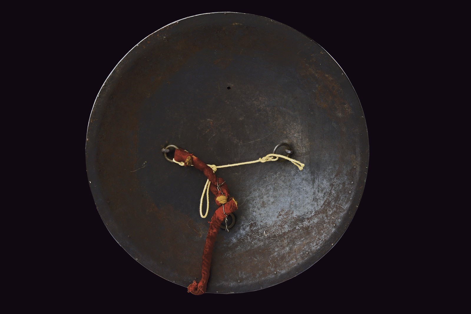 Sipar in ferro decorato, India, fine del XIX secolo