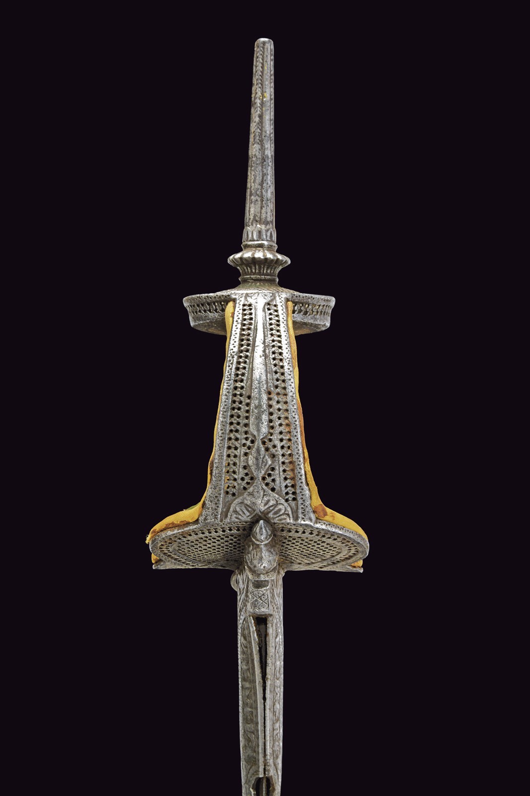 Firangi indiana, lama dritta decorata con impugnatura in cuoio, XVII/XVIII secolo