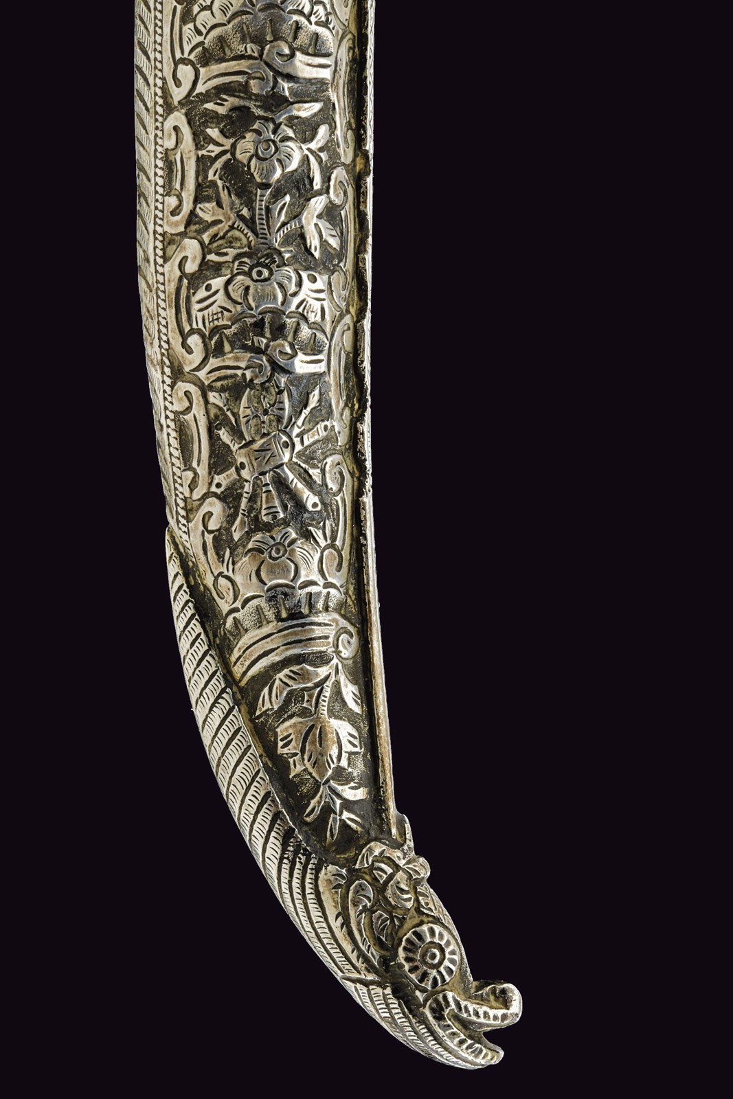 Bel bichaq, lama dritta con impugnatura in argento, Turchia, Fine XIX - Inizio XX Secolo