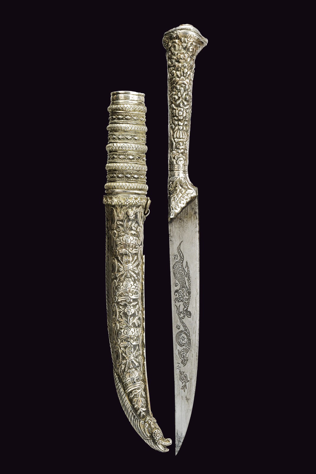 Bel bichaq, lama dritta con impugnatura in argento, Turchia, Fine XIX - Inizio XX Secolo