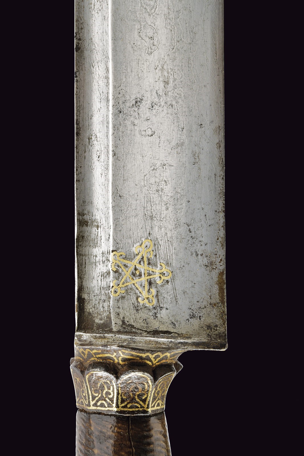 Sikin Panjang, lama dritta decorata in oro, Sumatra, fine XIX secolo