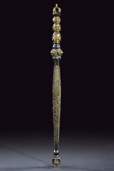 Khatvanga Vajrayoghini, metallo color ottone, altezza 48 cm, XX Sec.